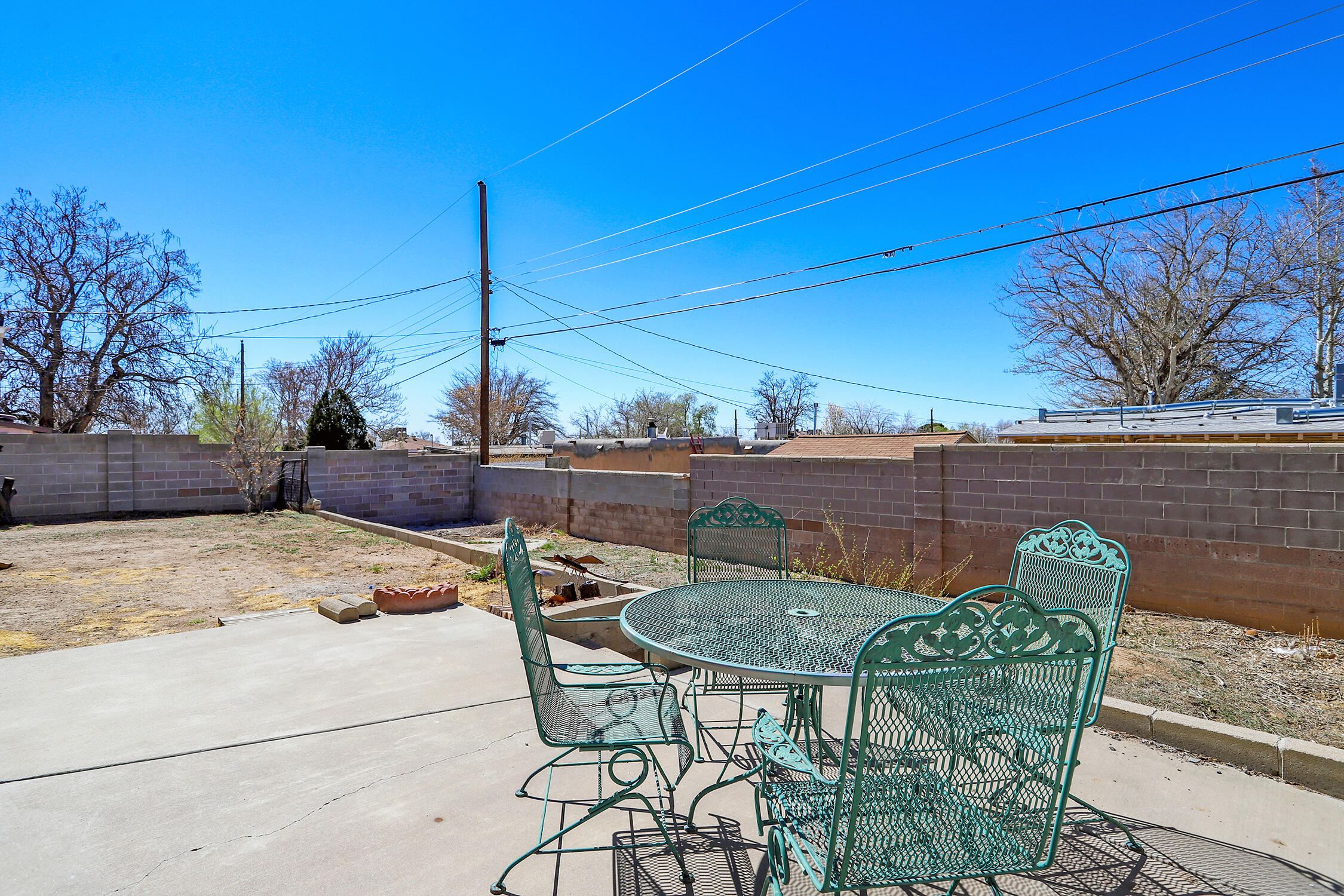 1113 June Street NE