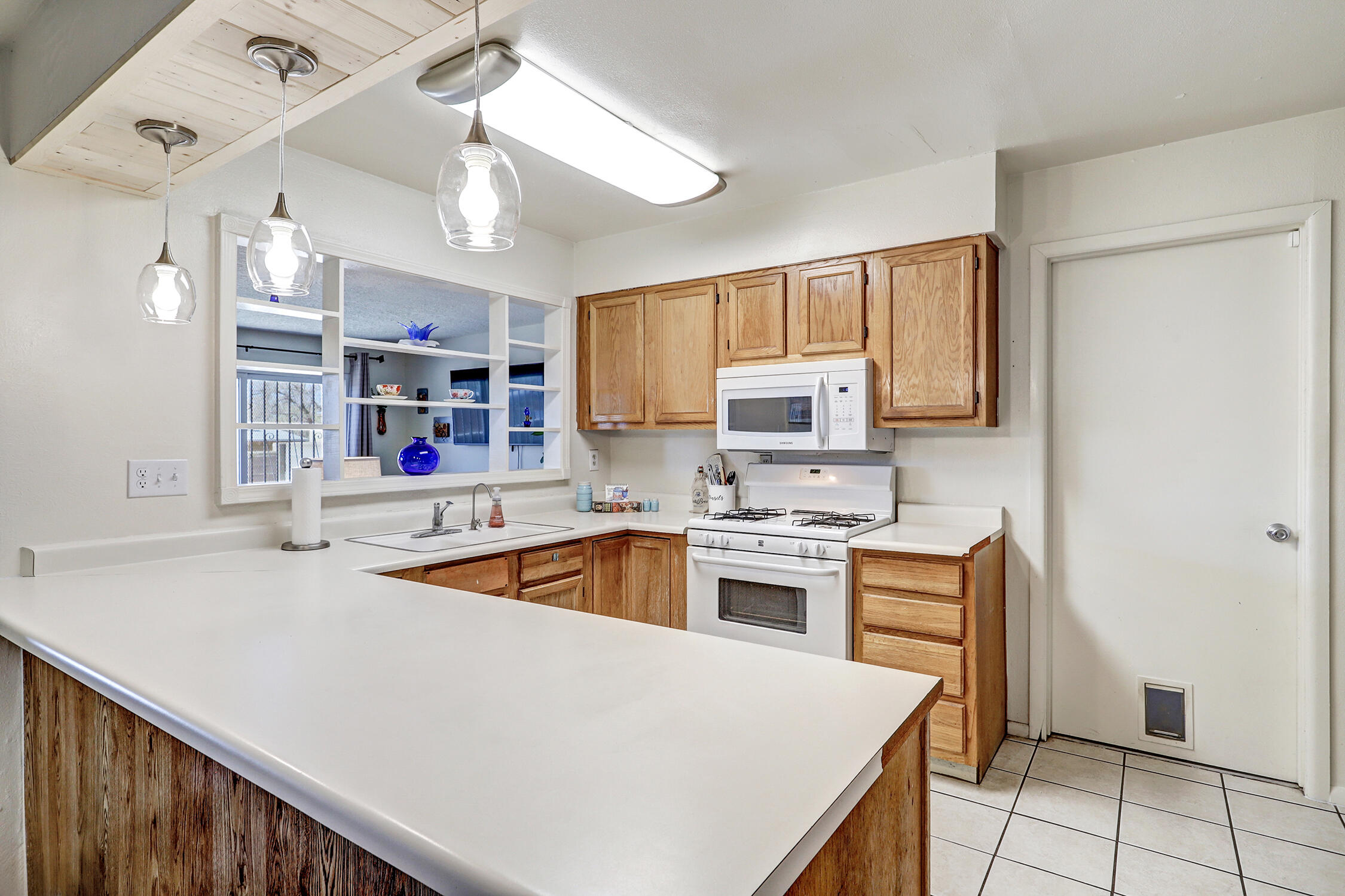 1113 June Street NE