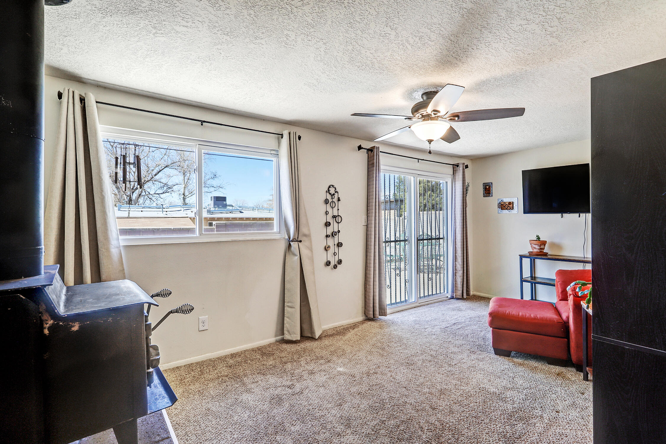 1113 June Street NE