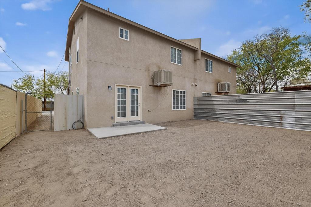 1519 Larkin Lane SW