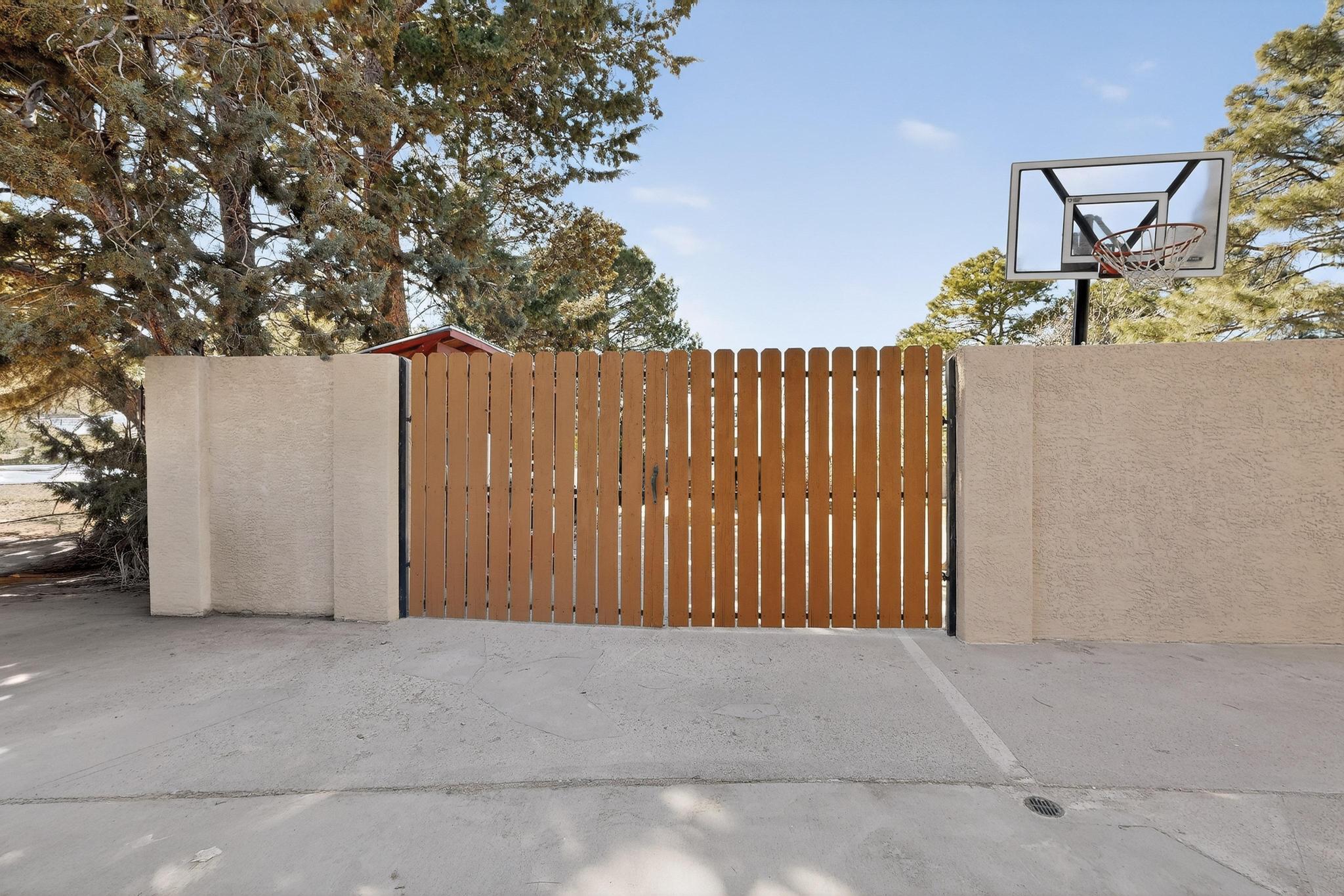 1062 Matador Drive SE