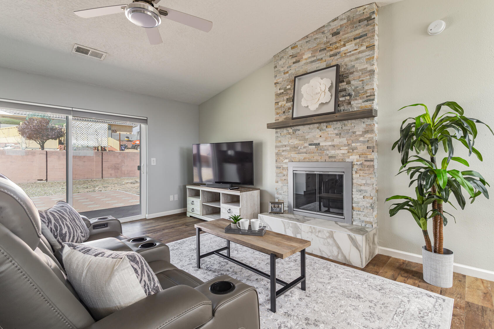 1110 Valley View Drive SW