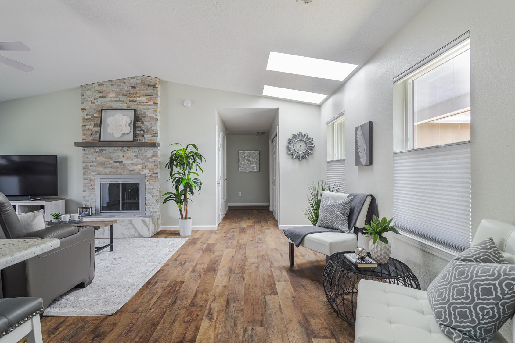 1110 Valley View Drive SW