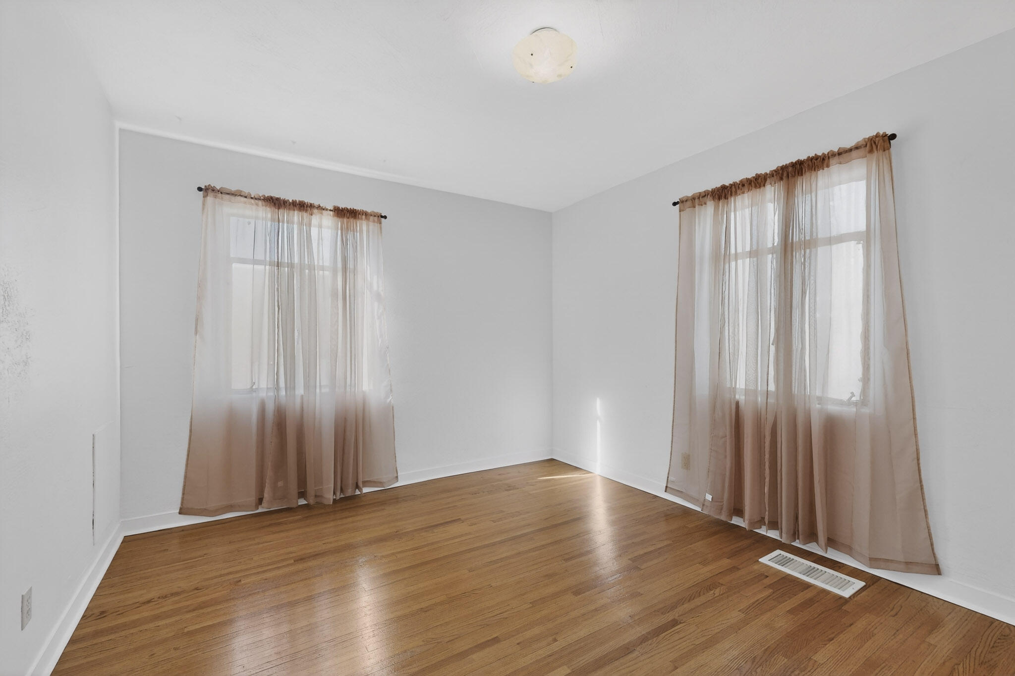 4802 Constitution Avenue NE