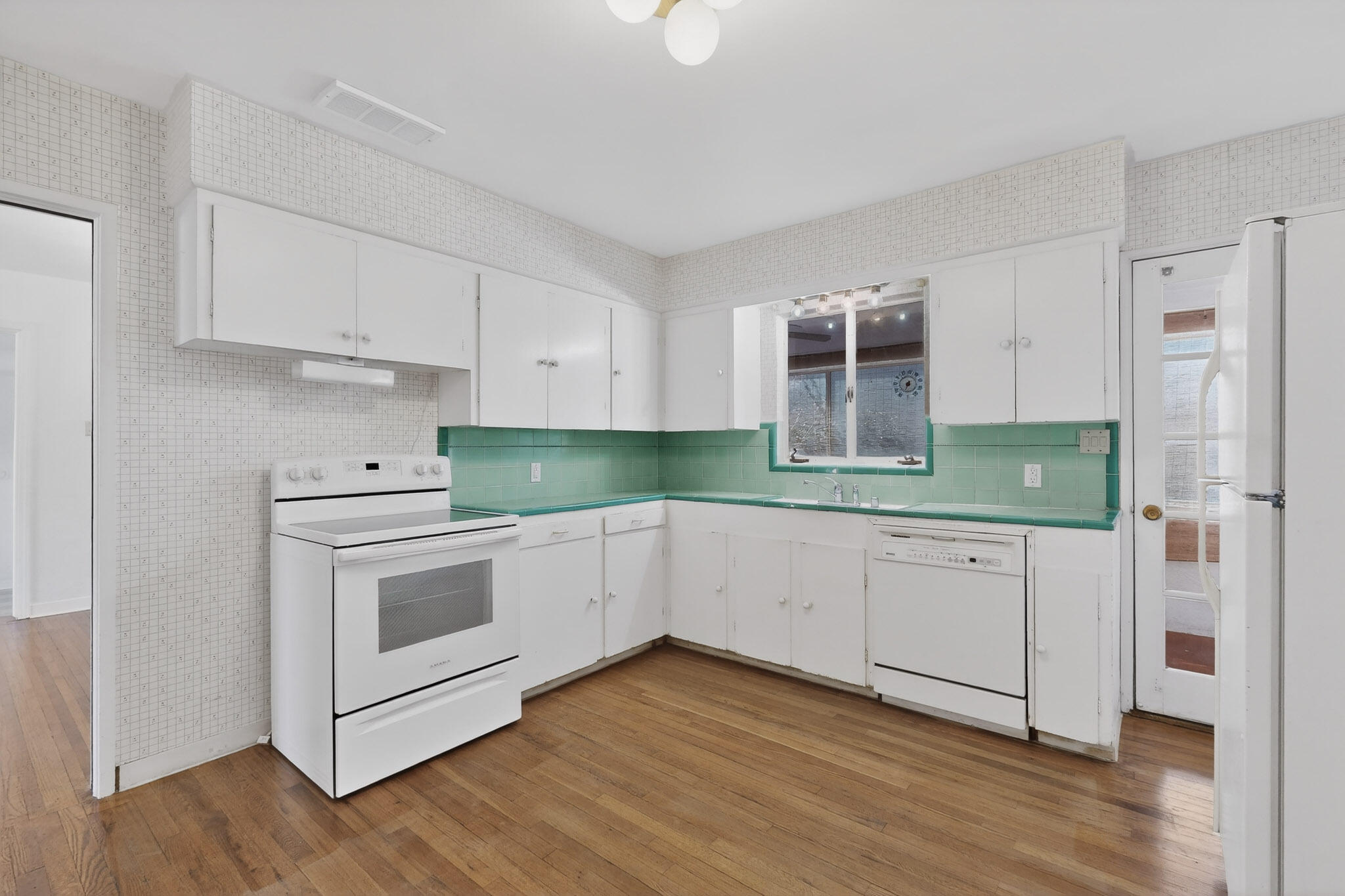 4802 Constitution Avenue NE