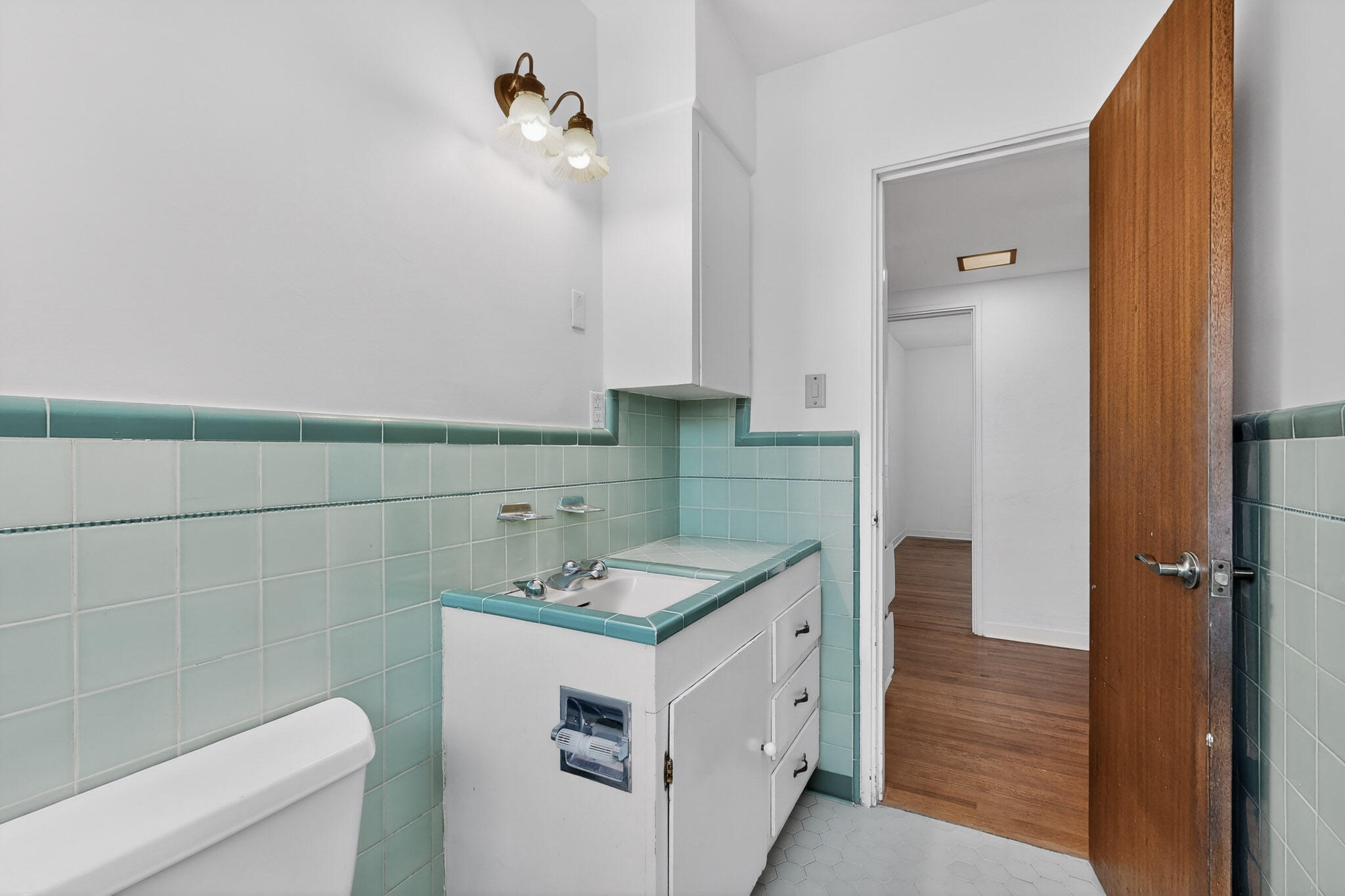 4802 Constitution Avenue NE