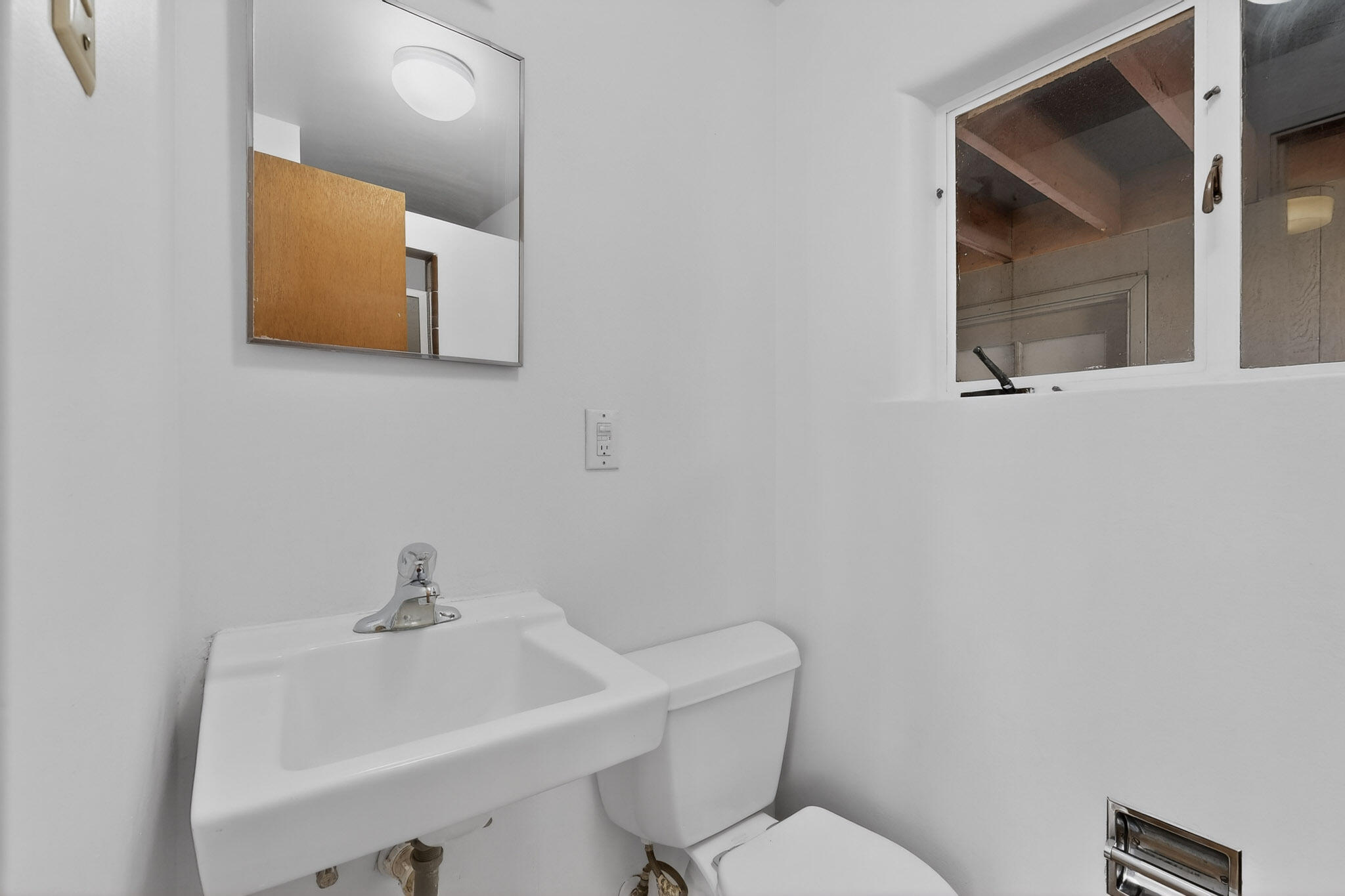 4802 Constitution Avenue NE