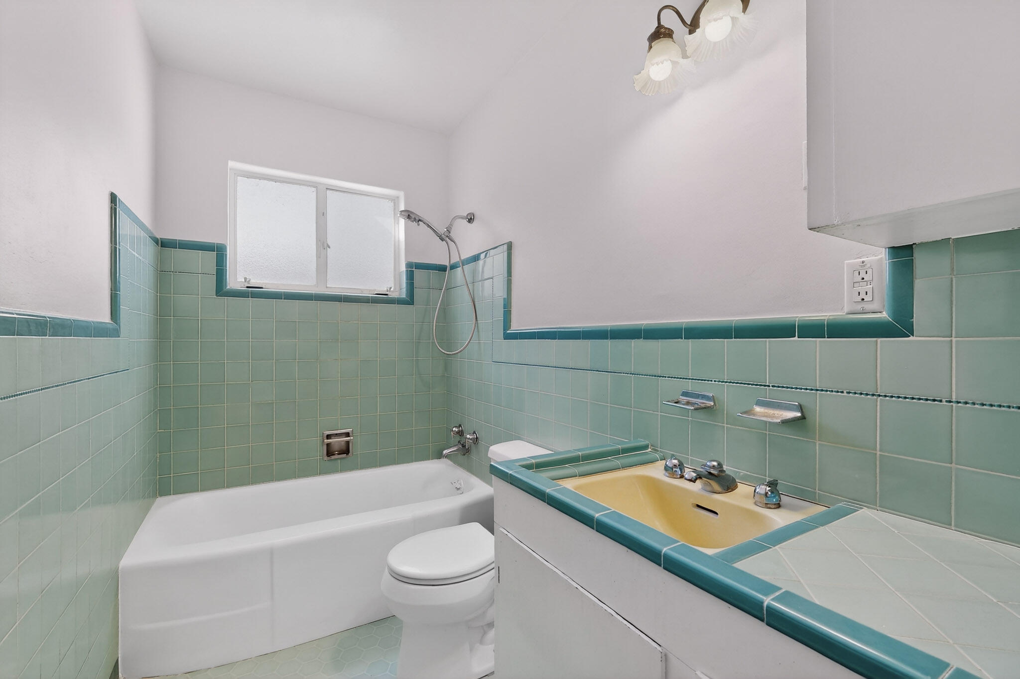 4802 Constitution Avenue NE