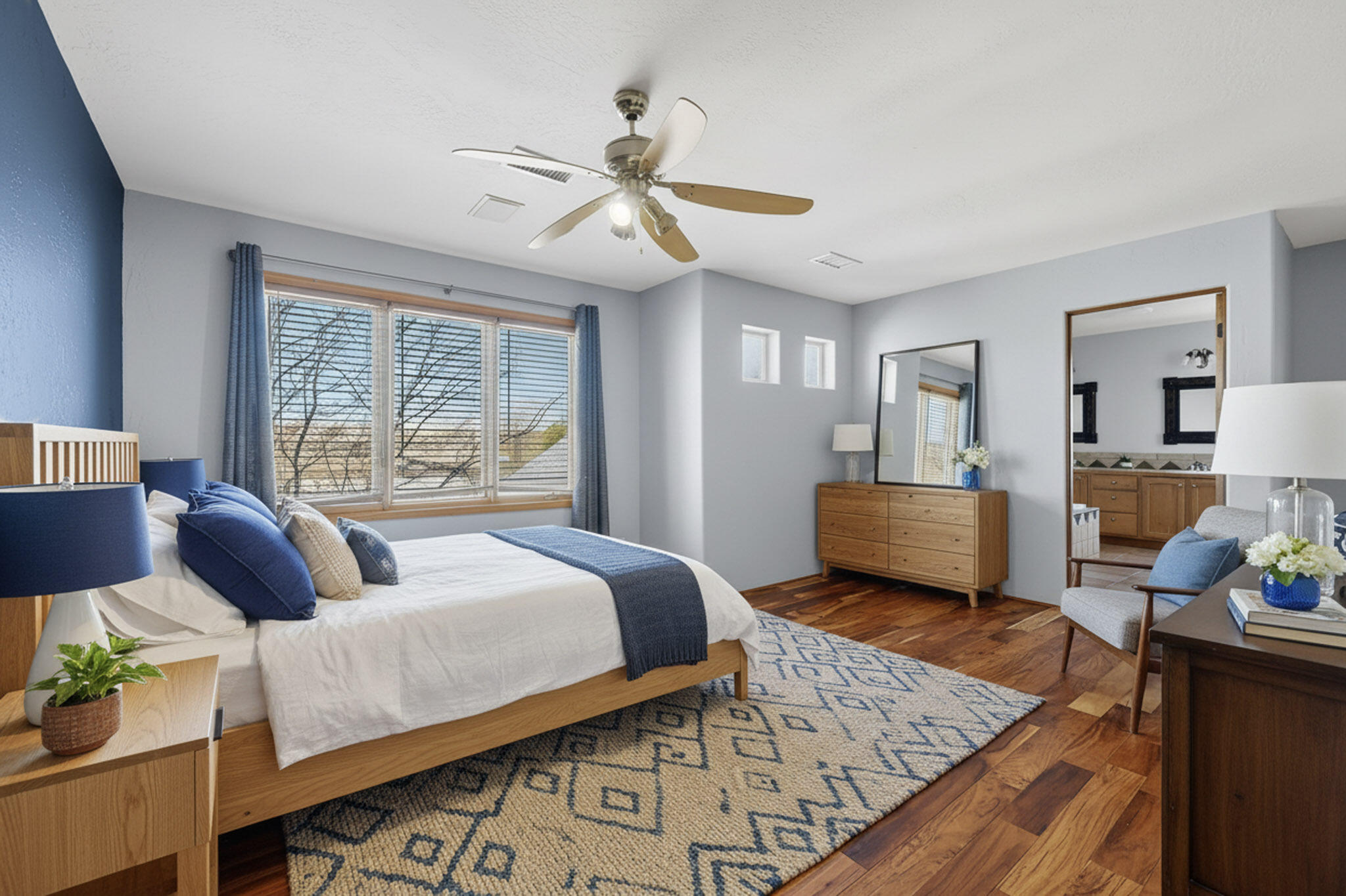 2516 Nogales Road NE