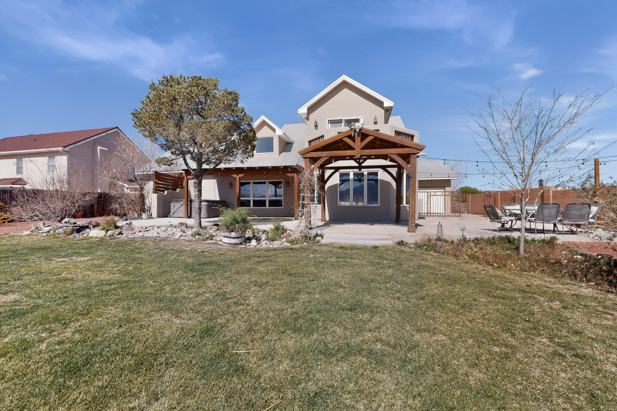 2516 Nogales Road NE