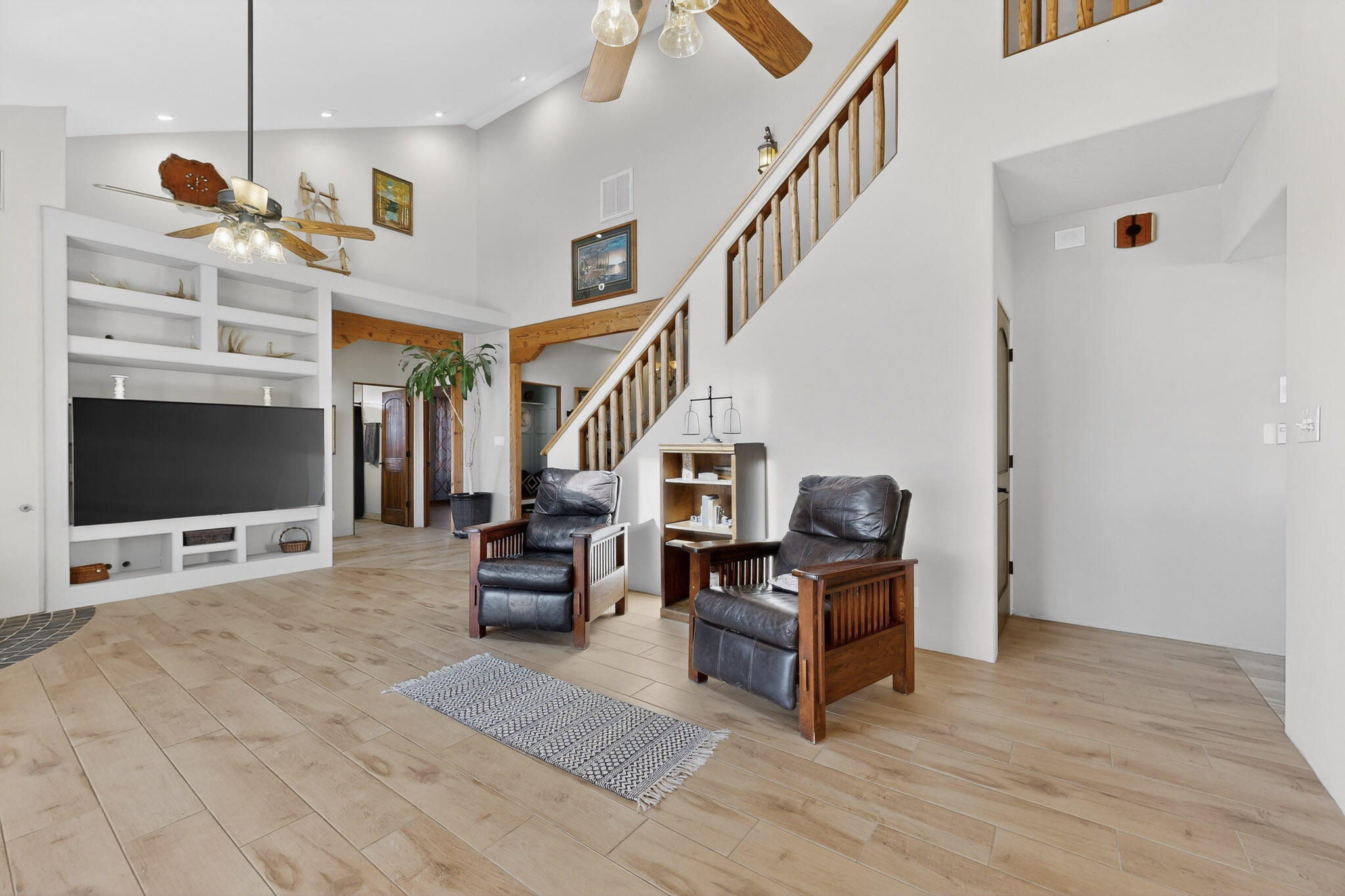 2516 Nogales Road NE