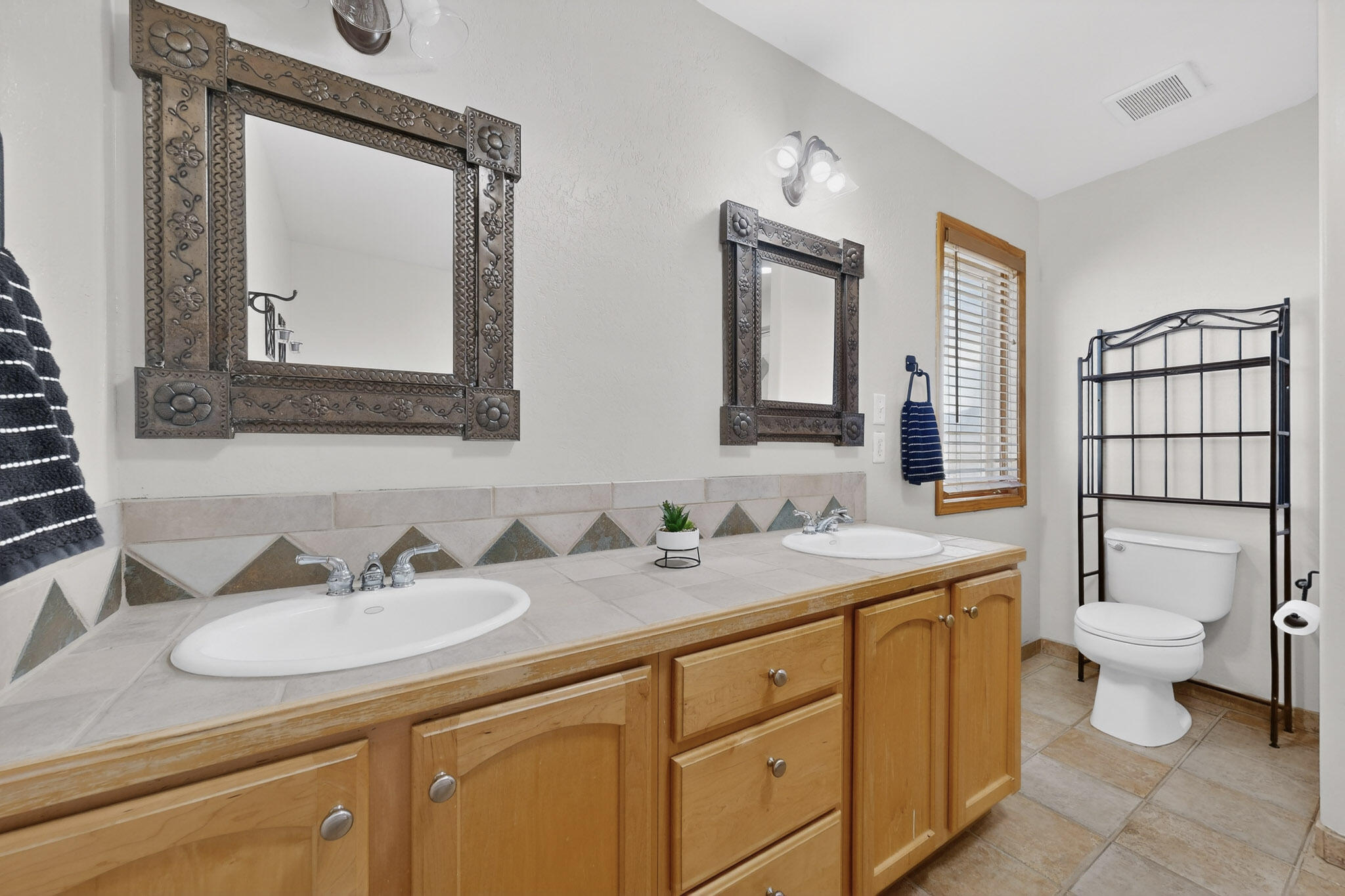 2516 Nogales Road NE