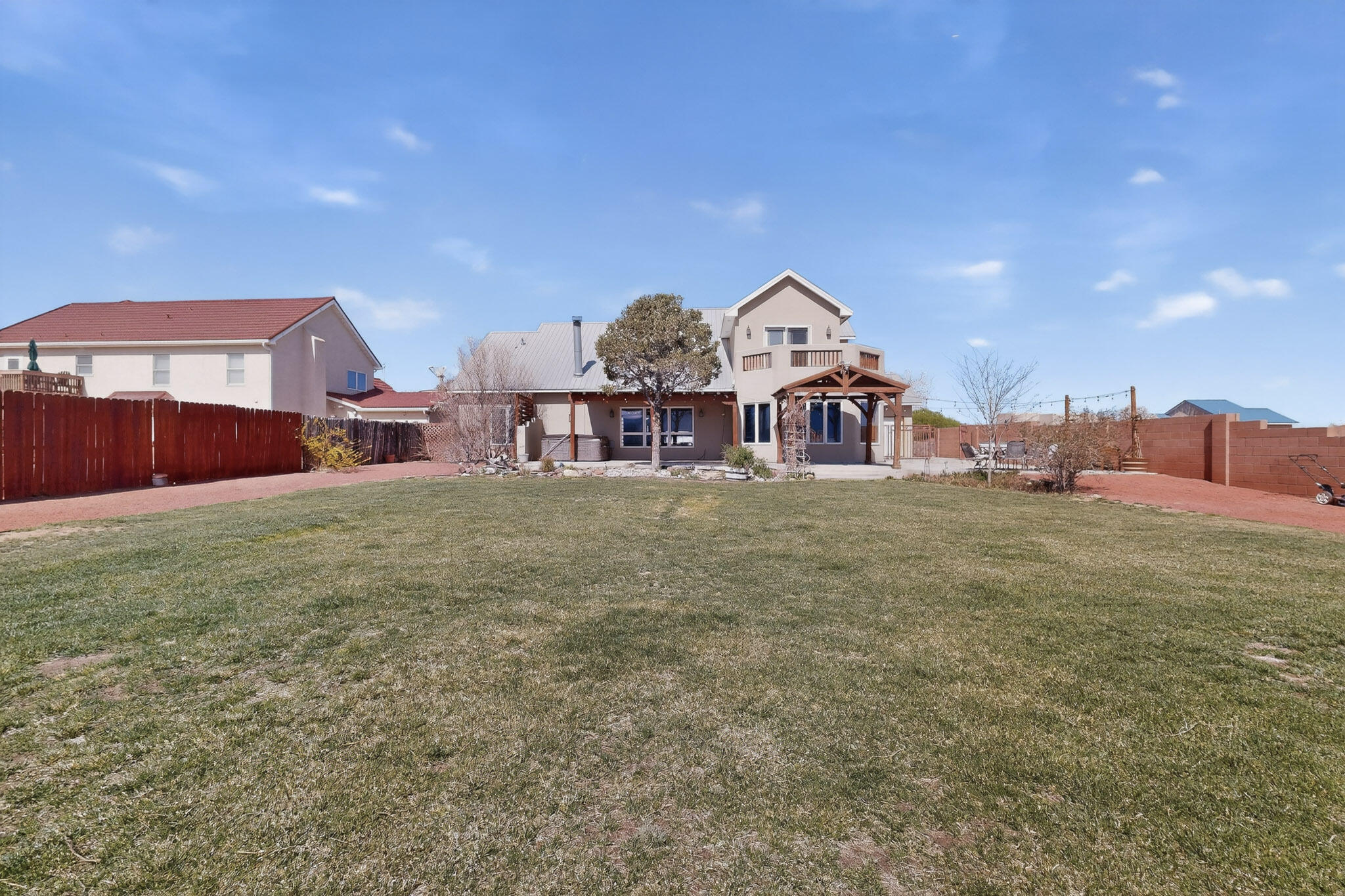 2516 Nogales Road NE