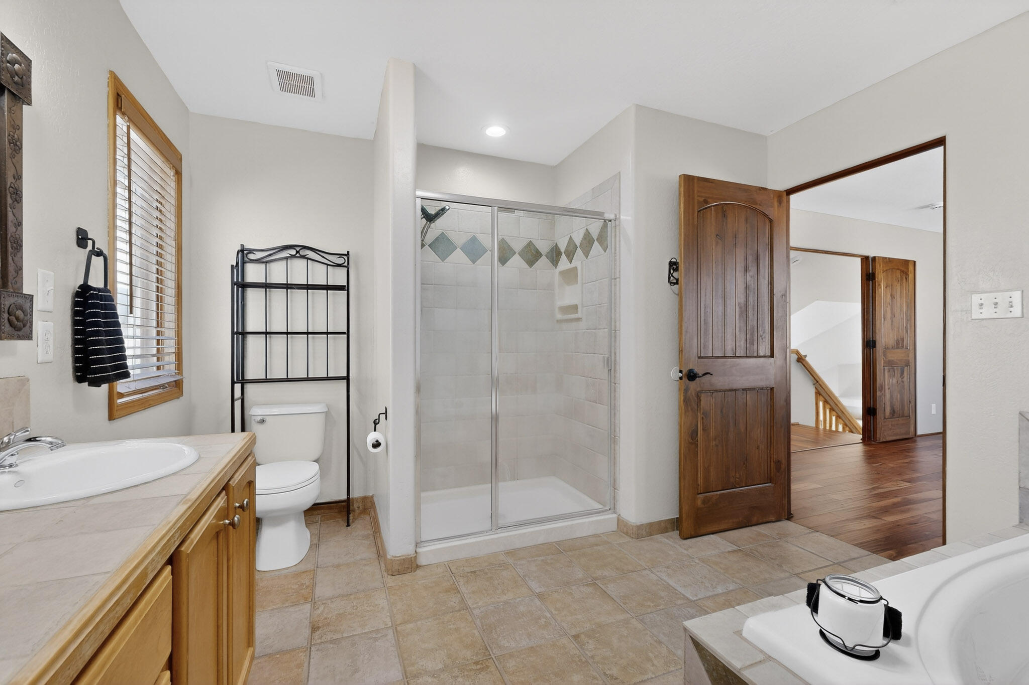 2516 Nogales Road NE