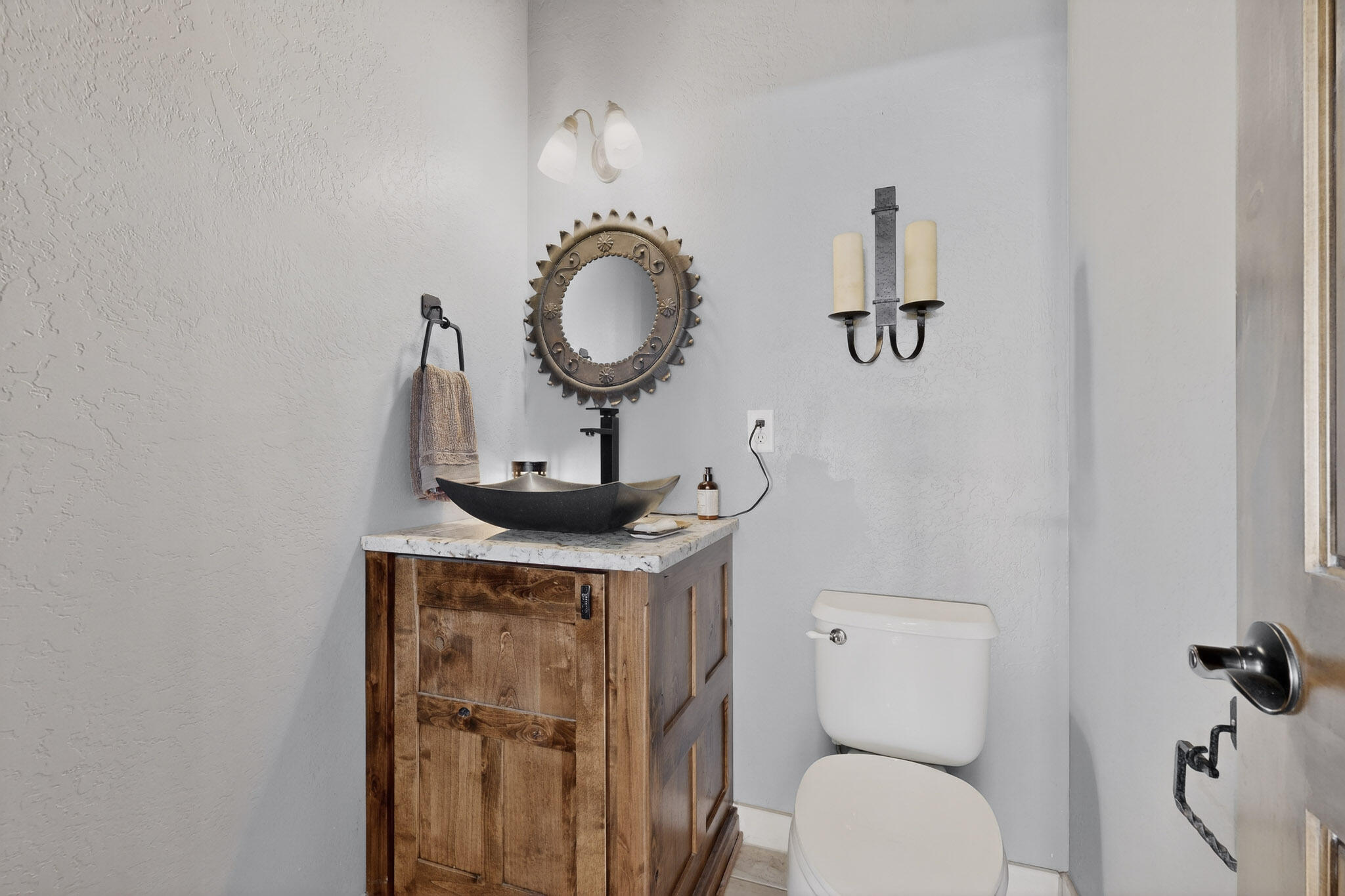 2516 Nogales Road NE