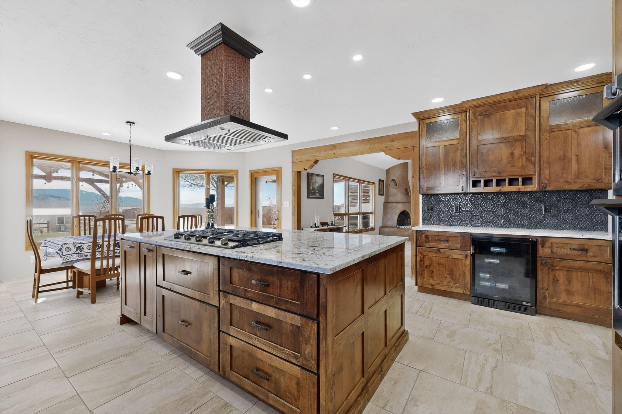 2516 Nogales Road NE