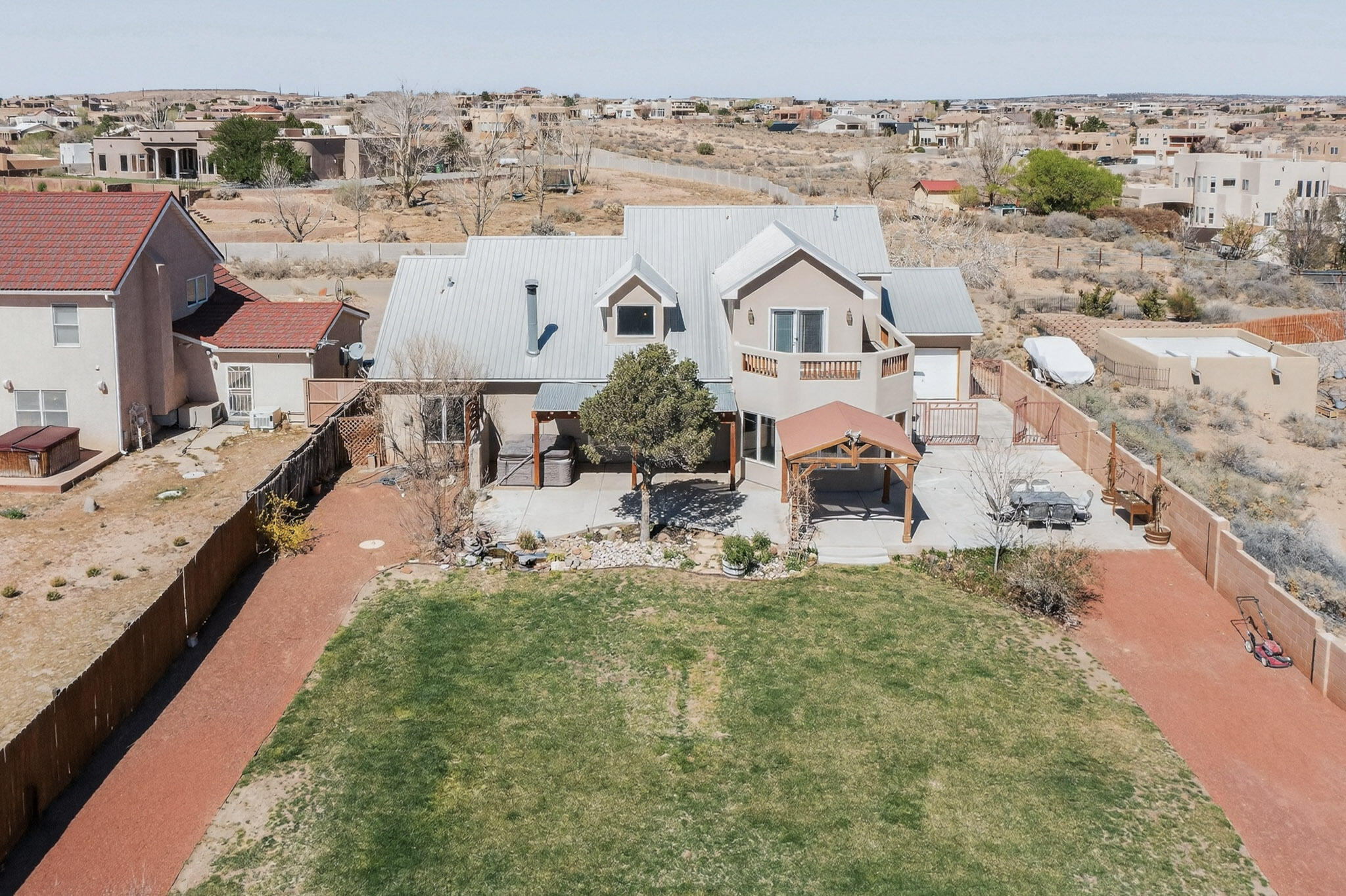 2516 Nogales Road NE