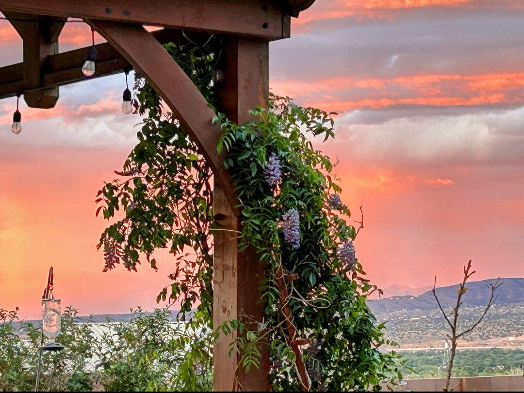 2516 Nogales Road NE