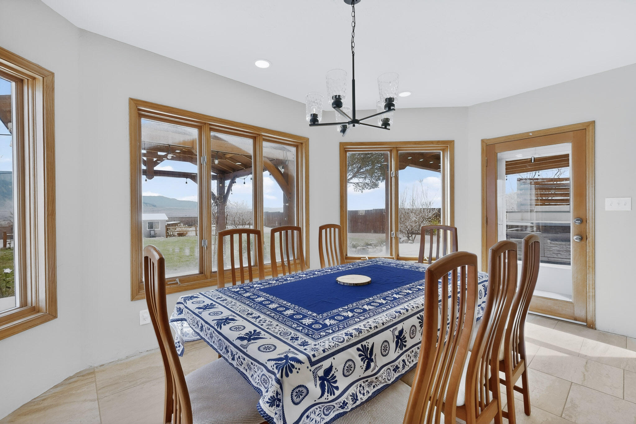 2516 Nogales Road NE