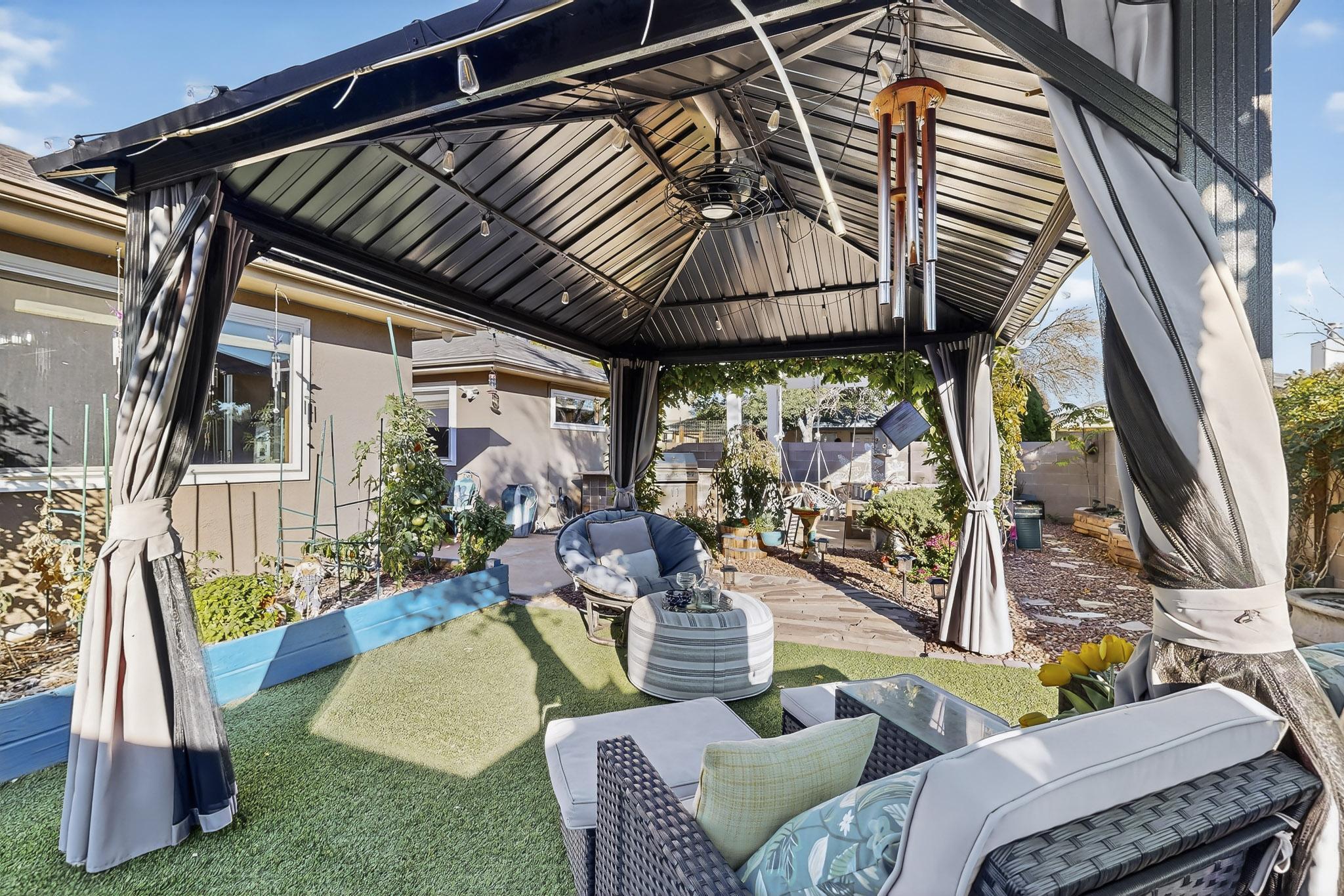 6604 Tierra Vista Avenue NW