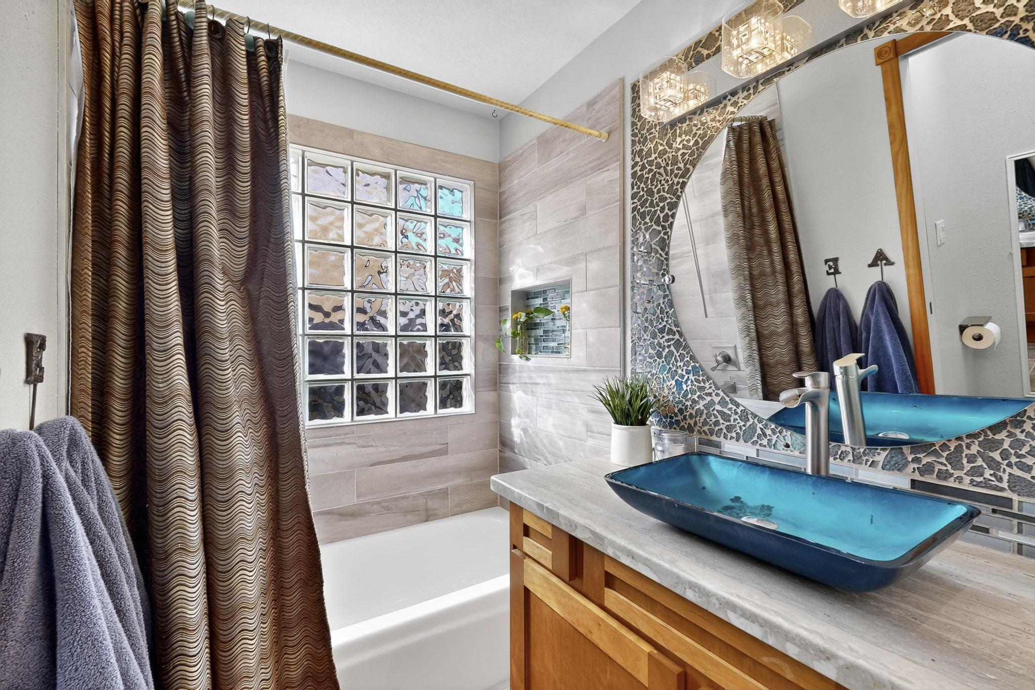 6604 Tierra Vista Avenue NW