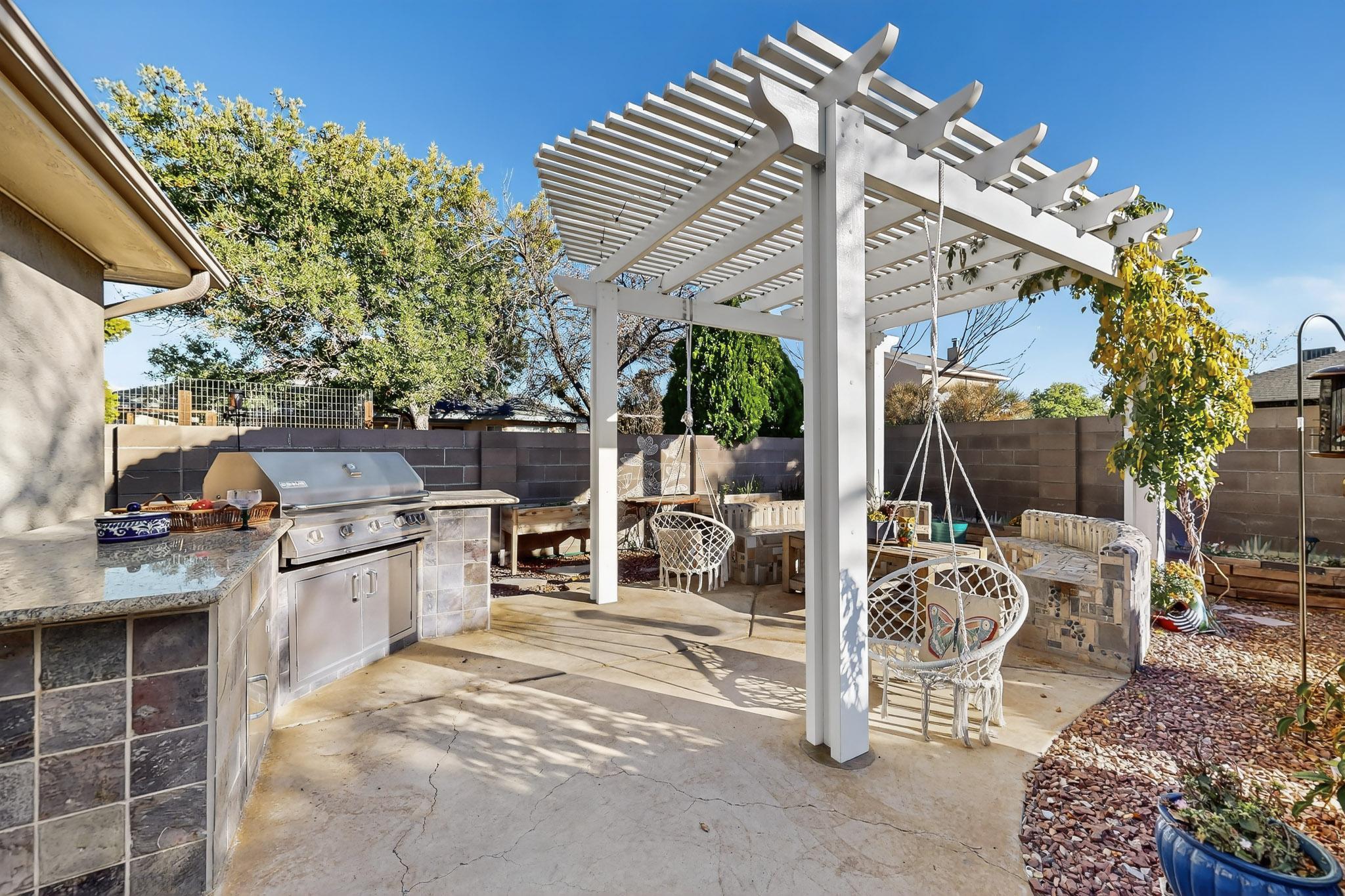 6604 Tierra Vista Avenue NW