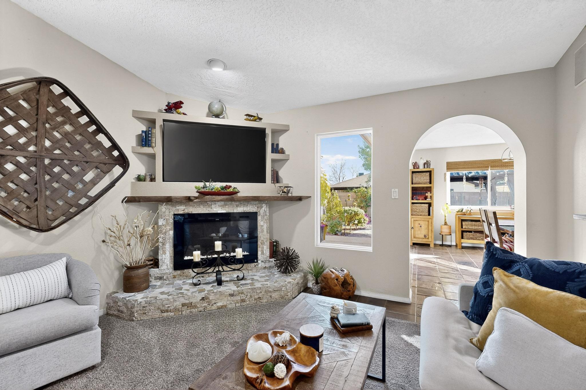 6604 Tierra Vista Avenue NW