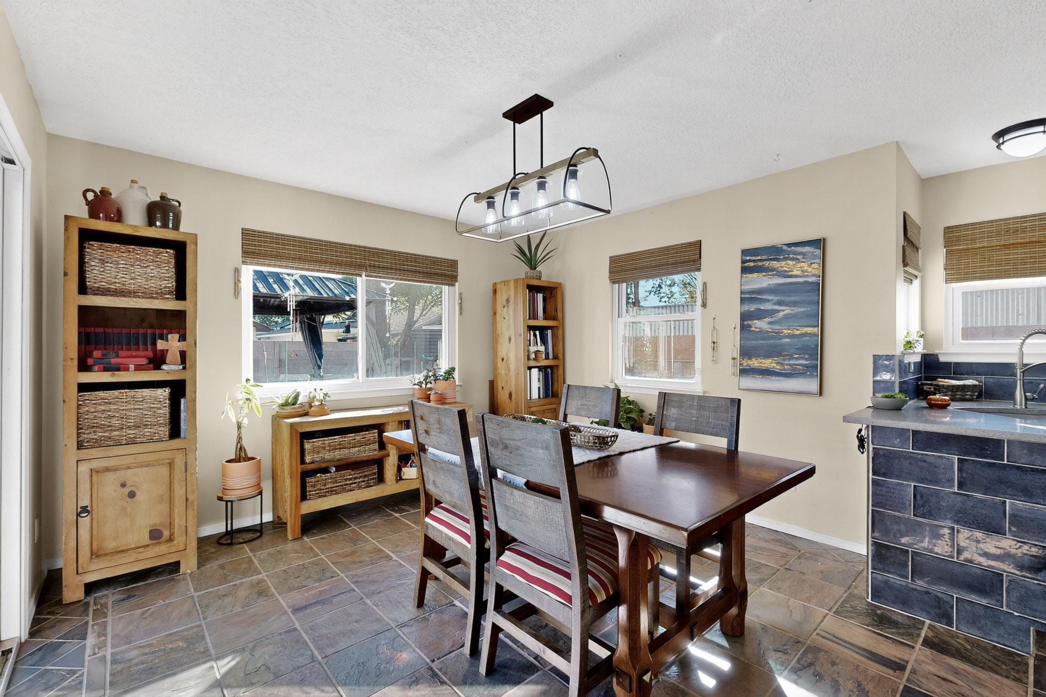 6604 Tierra Vista Avenue NW