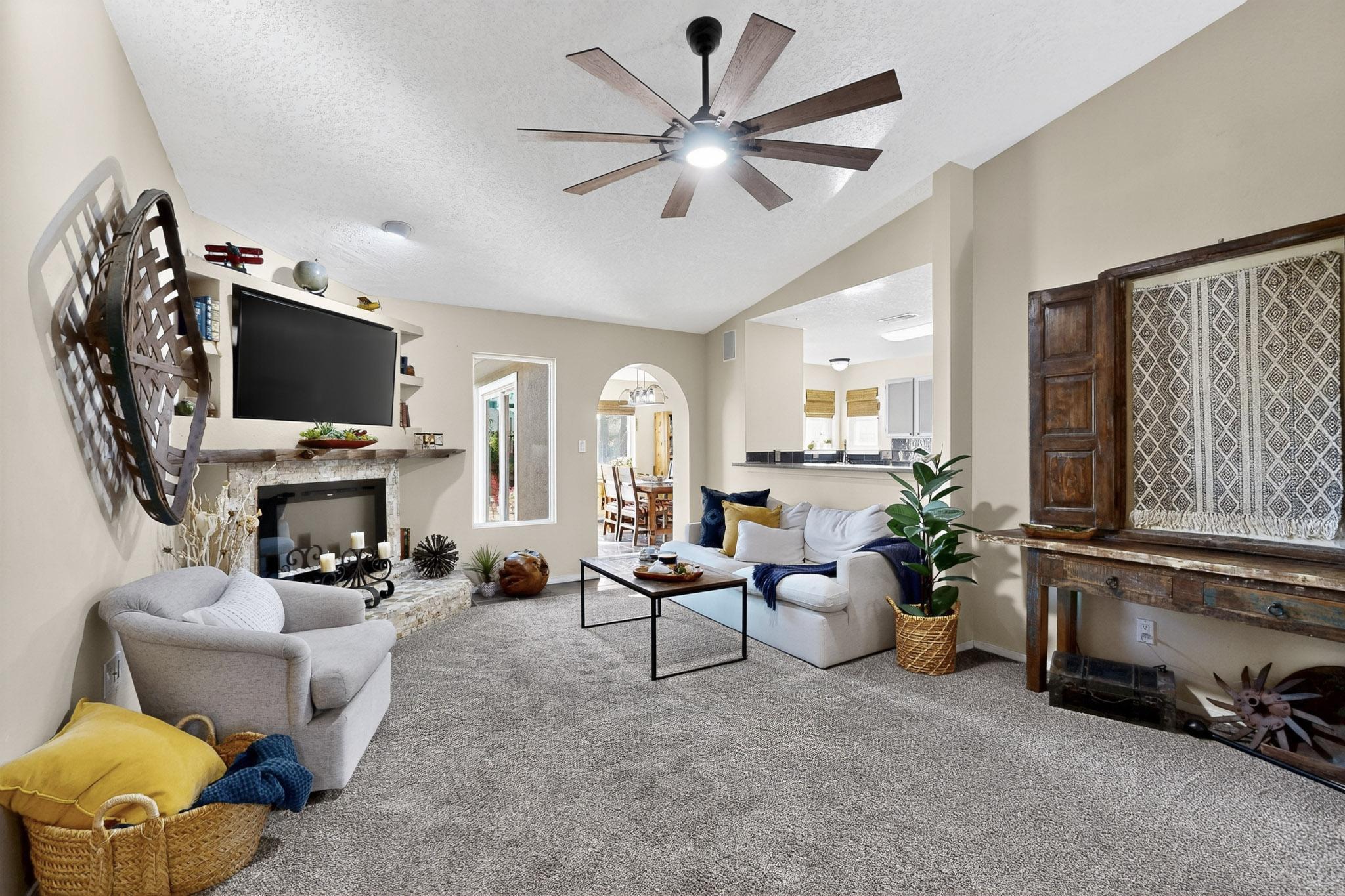 6604 Tierra Vista Avenue NW