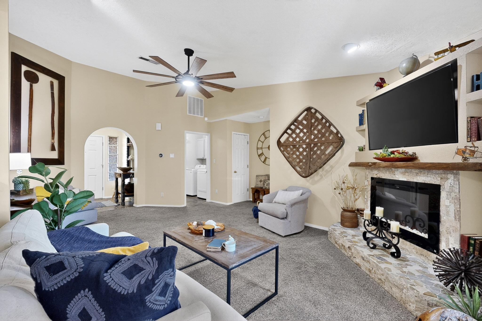 6604 Tierra Vista Avenue NW