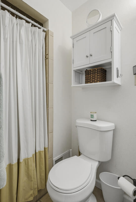 11017 Phoenix Avenue NE