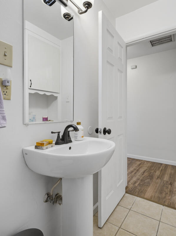 11017 Phoenix Avenue NE