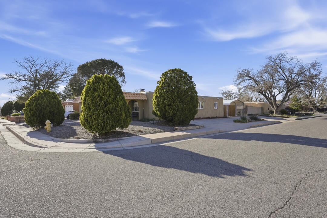 11017 Phoenix Avenue NE