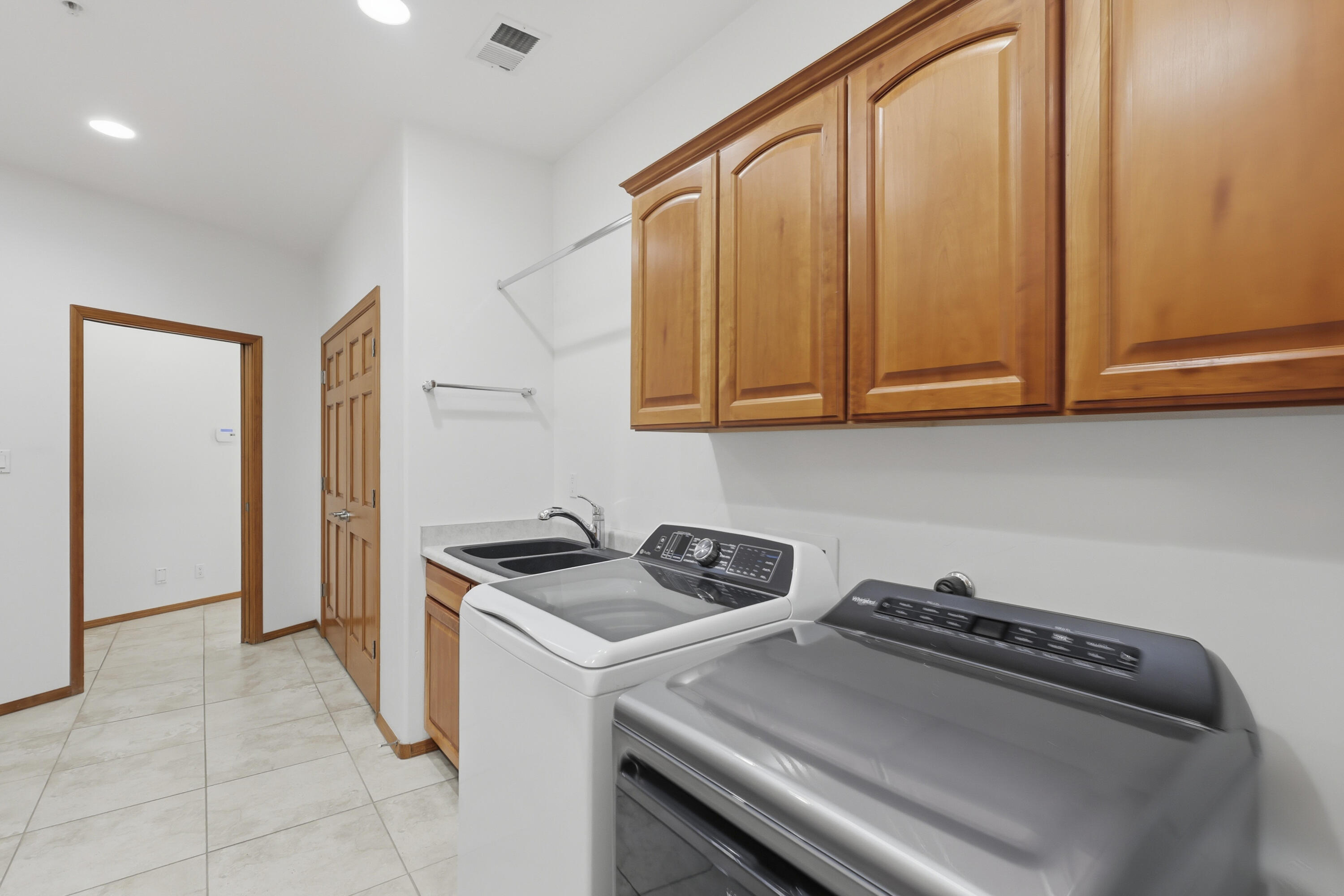 31 Desert Sky Road SE