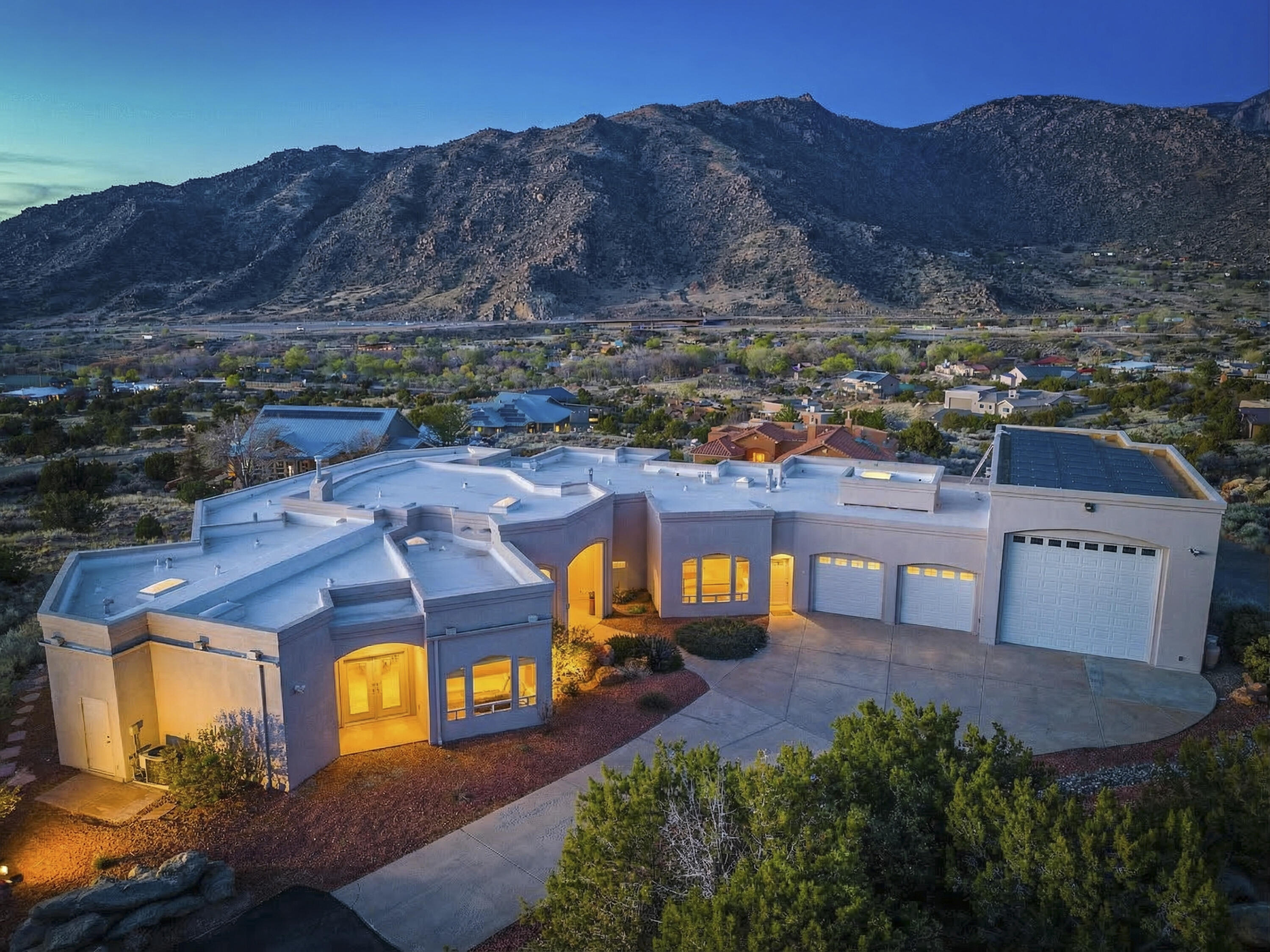 31 Desert Sky Road SE