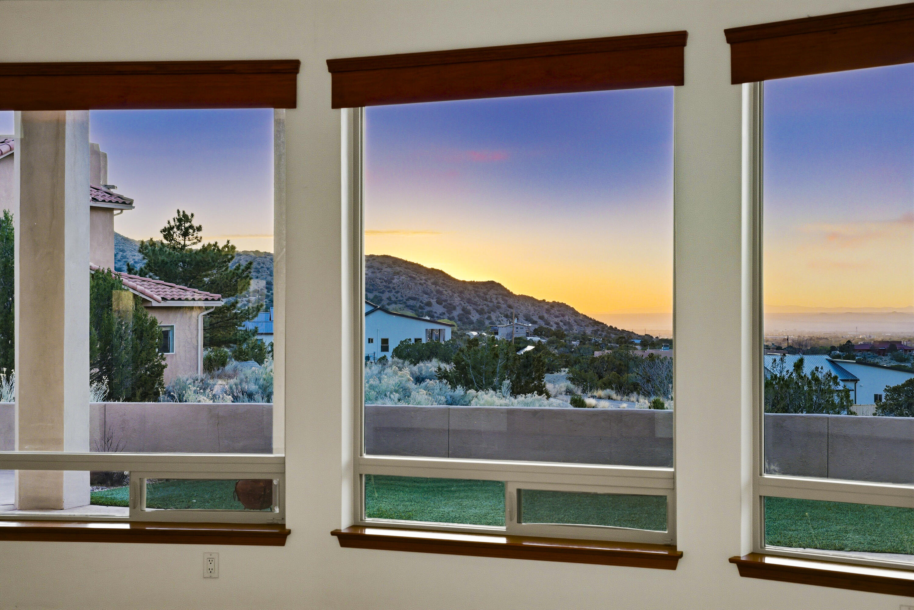 31 Desert Sky Road SE