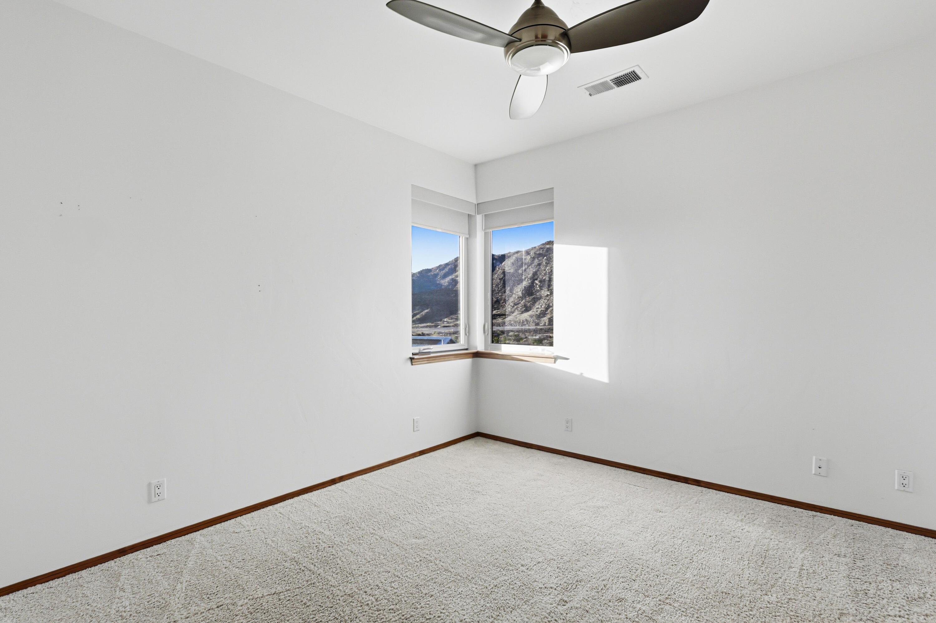 31 Desert Sky Road SE