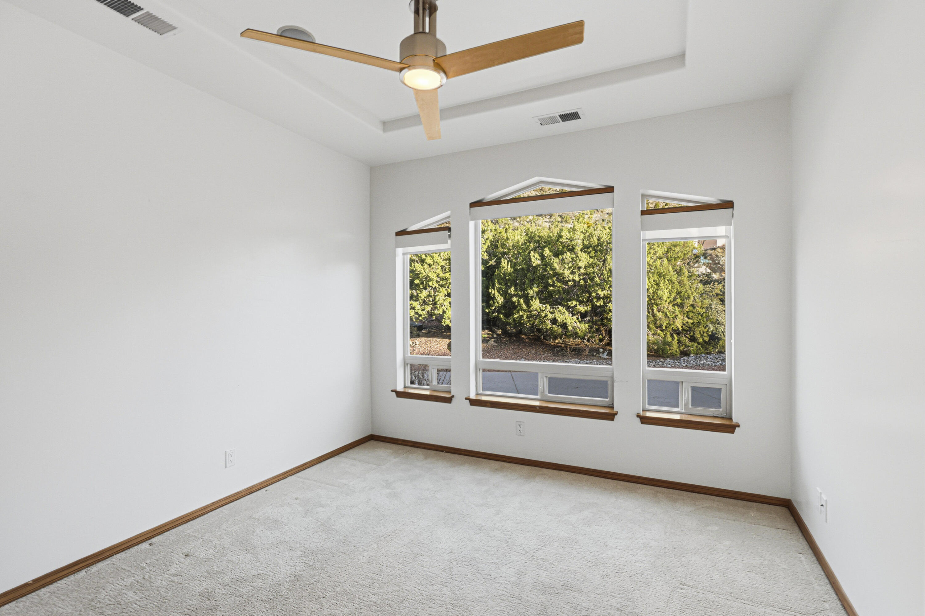 31 Desert Sky Road SE