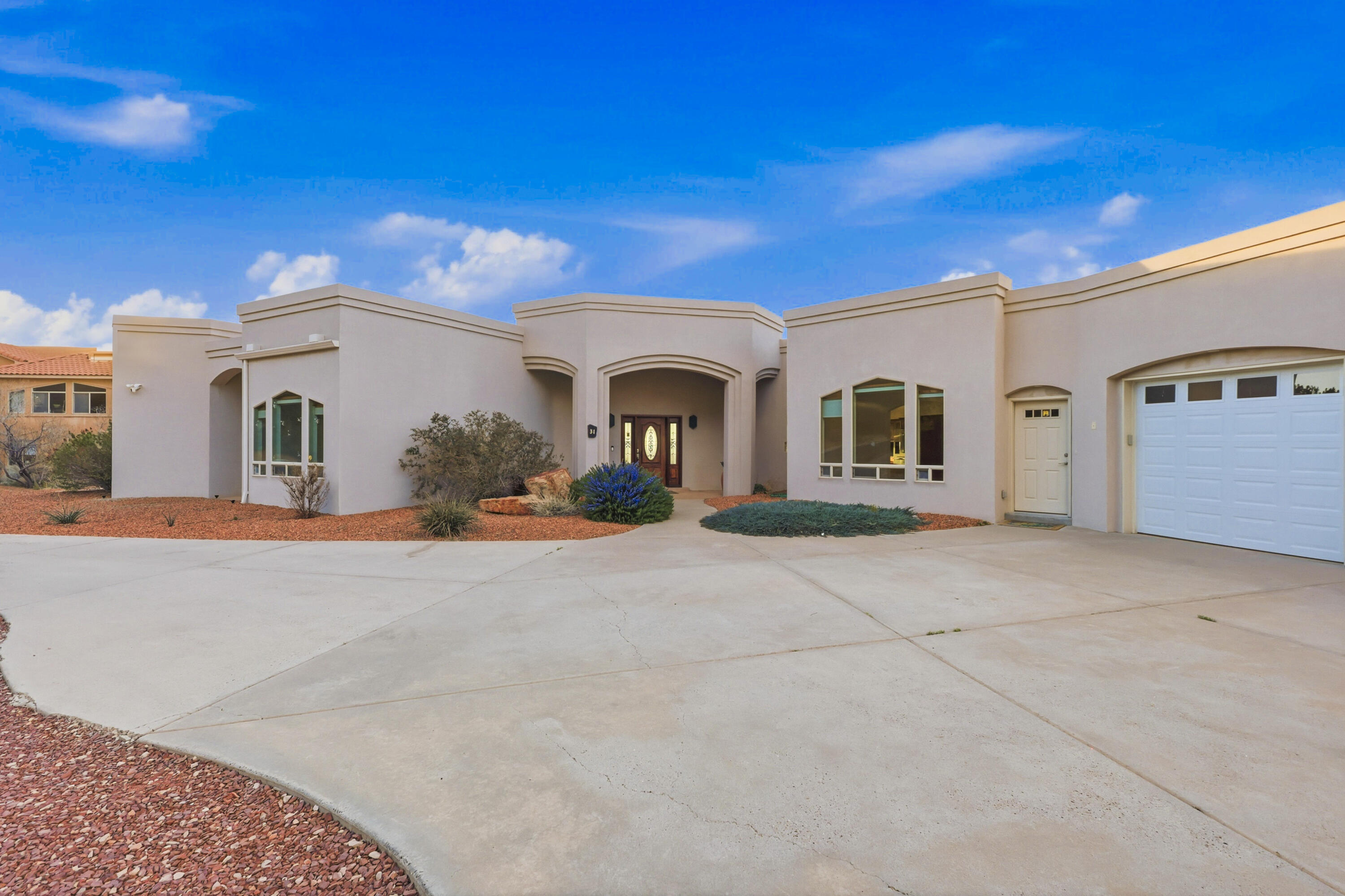 31 Desert Sky Road SE