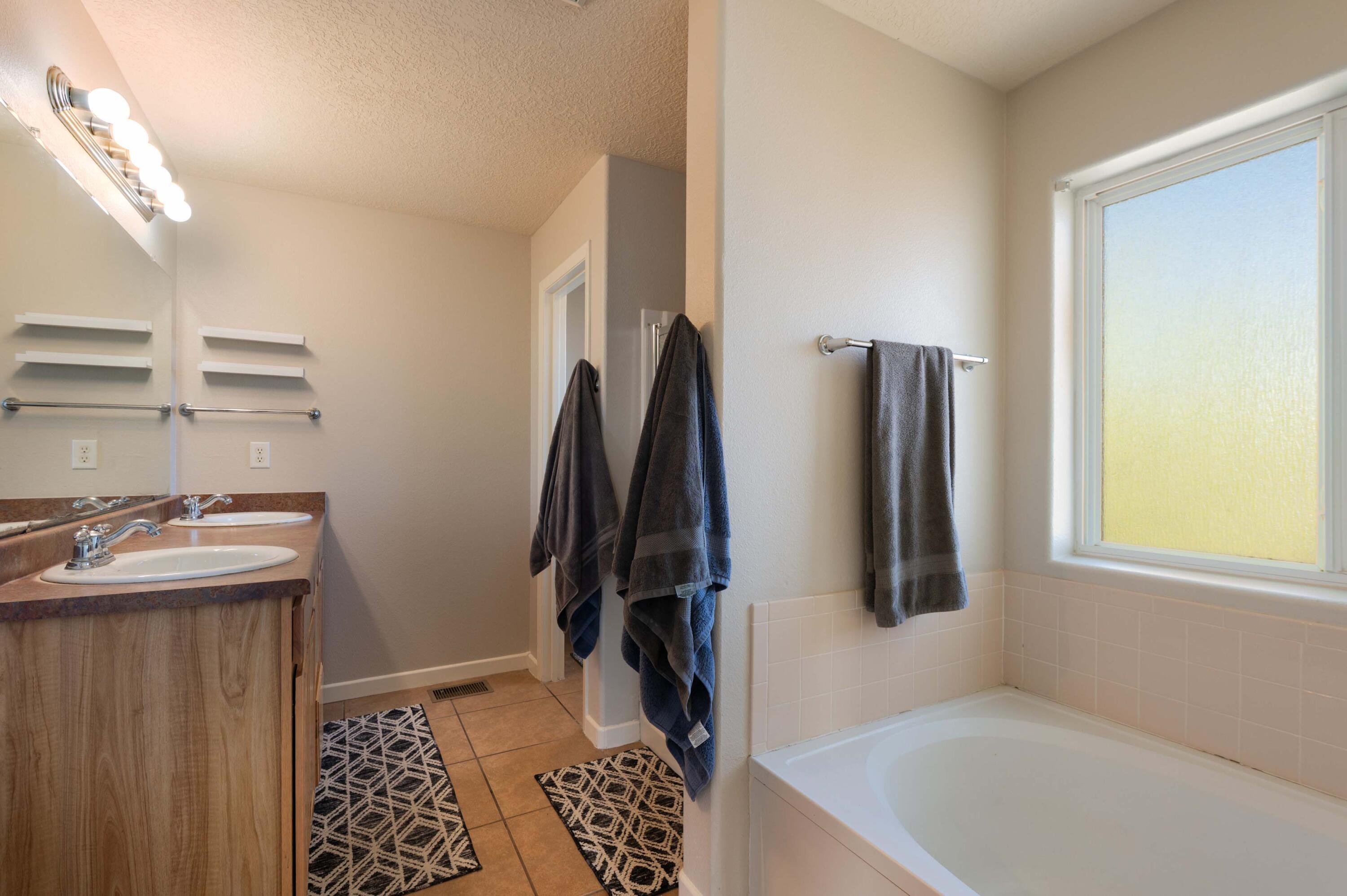 1120 Reynosa Loop SE