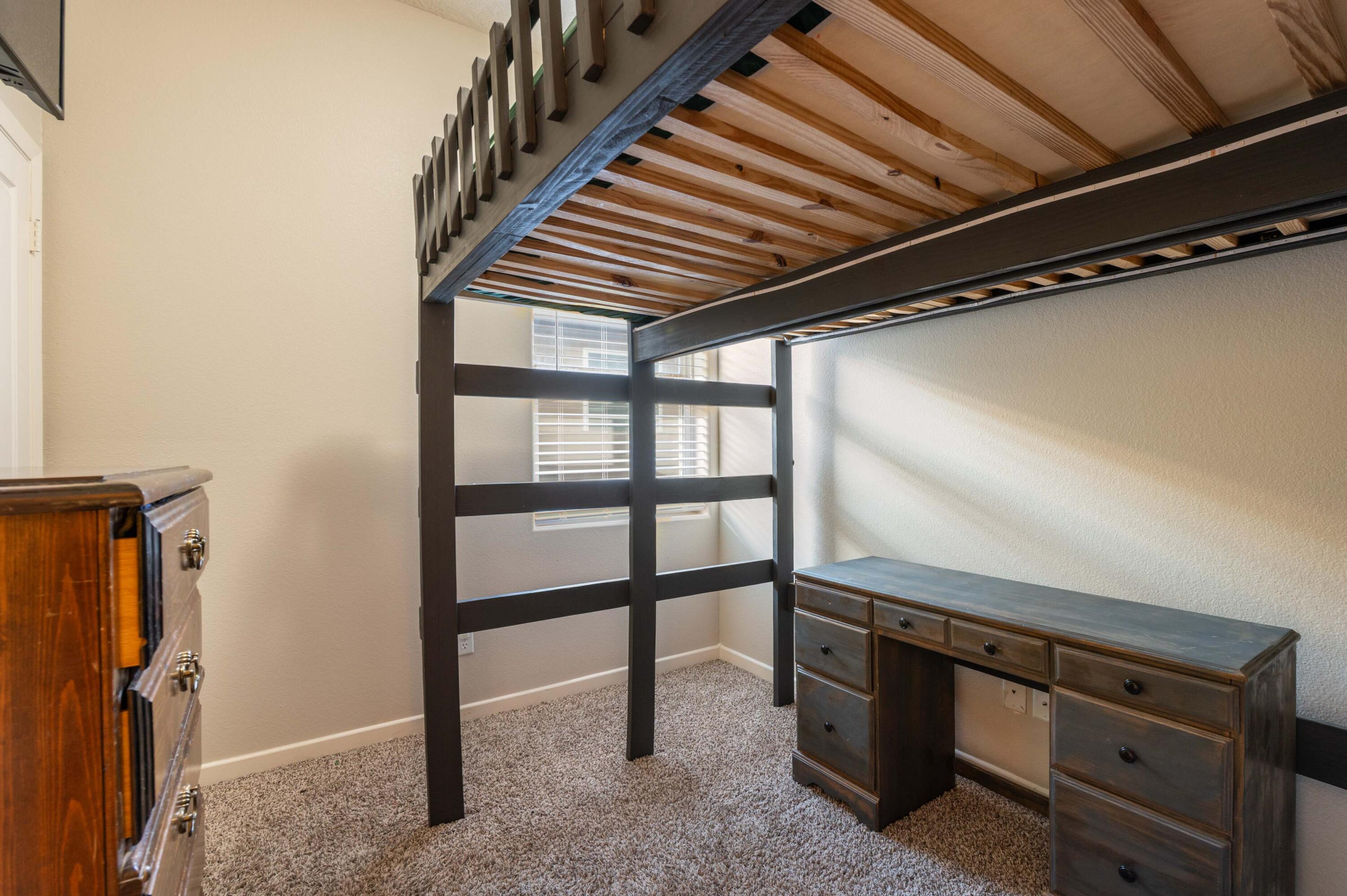 1120 Reynosa Loop SE