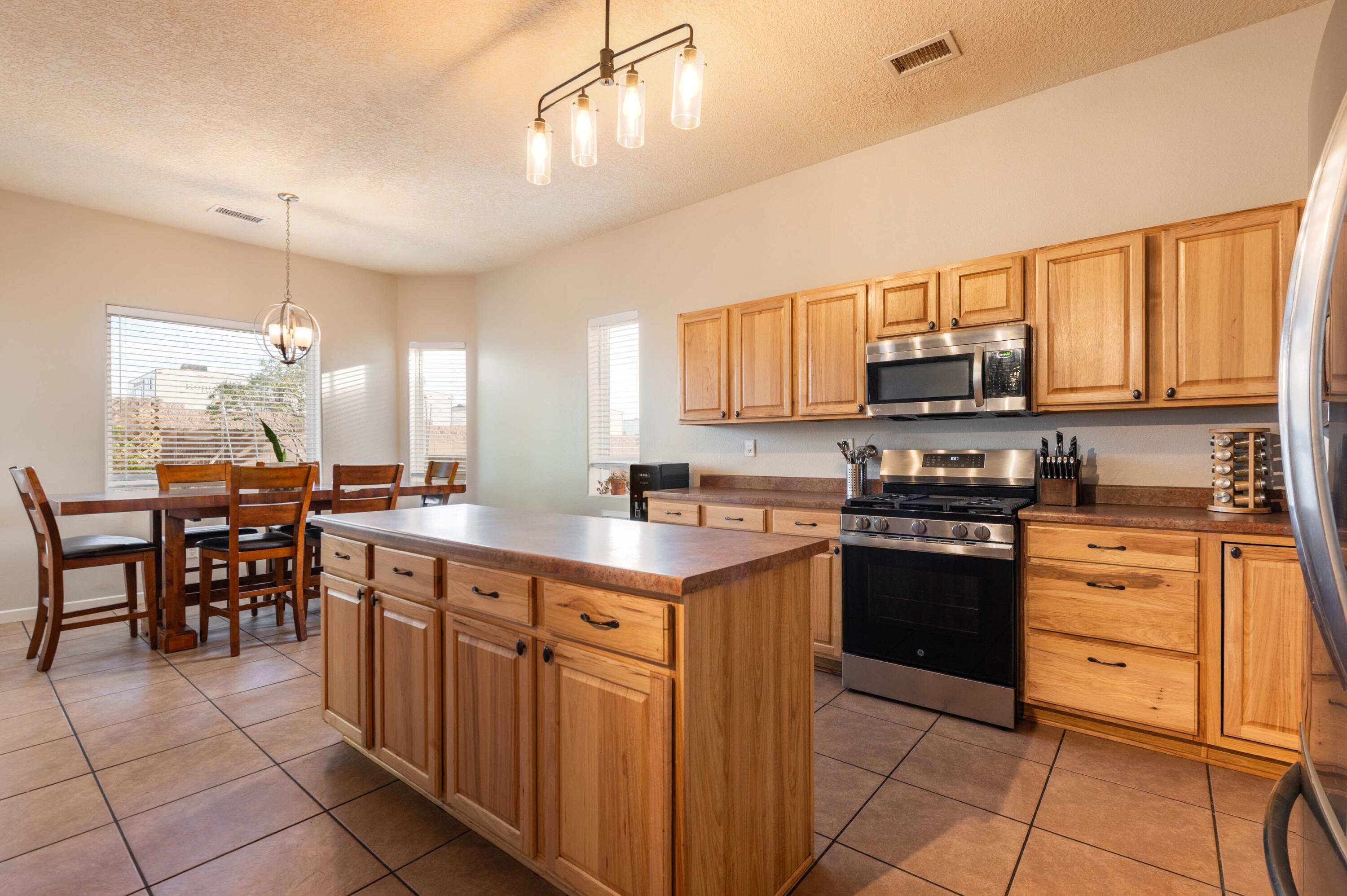 1120 Reynosa Loop SE