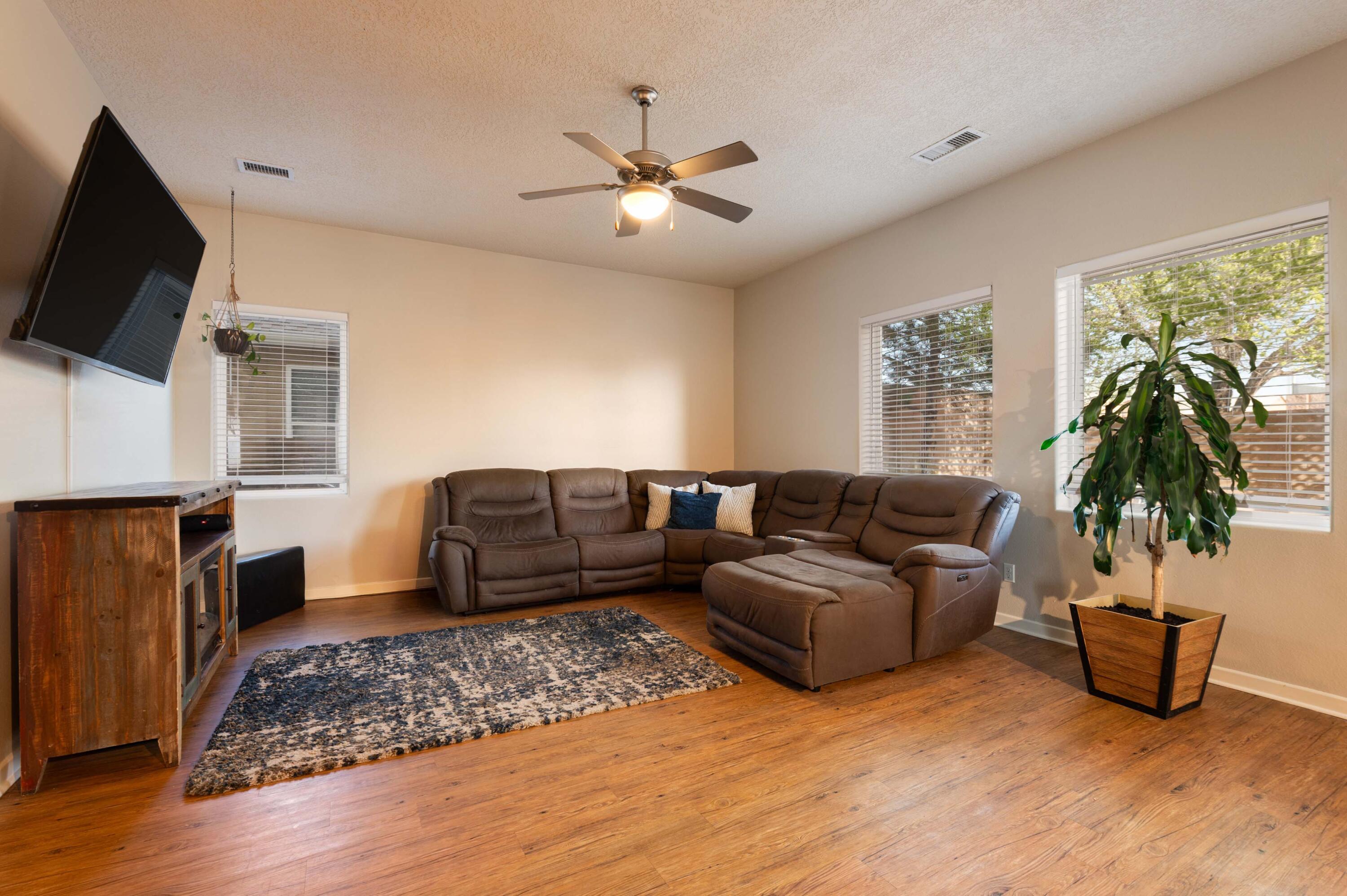 1120 Reynosa Loop SE