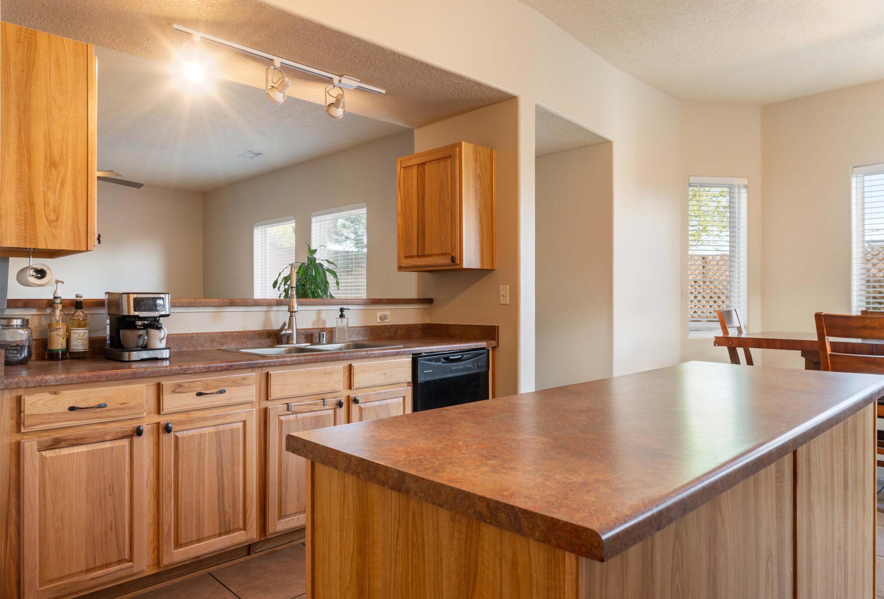 1120 Reynosa Loop SE