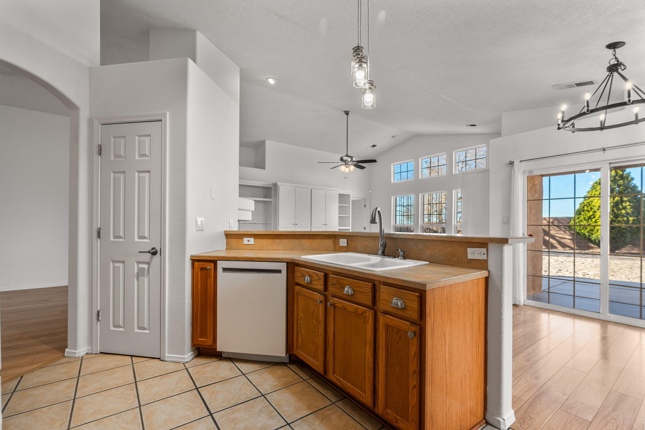 7243 Boxwood Avenue NE