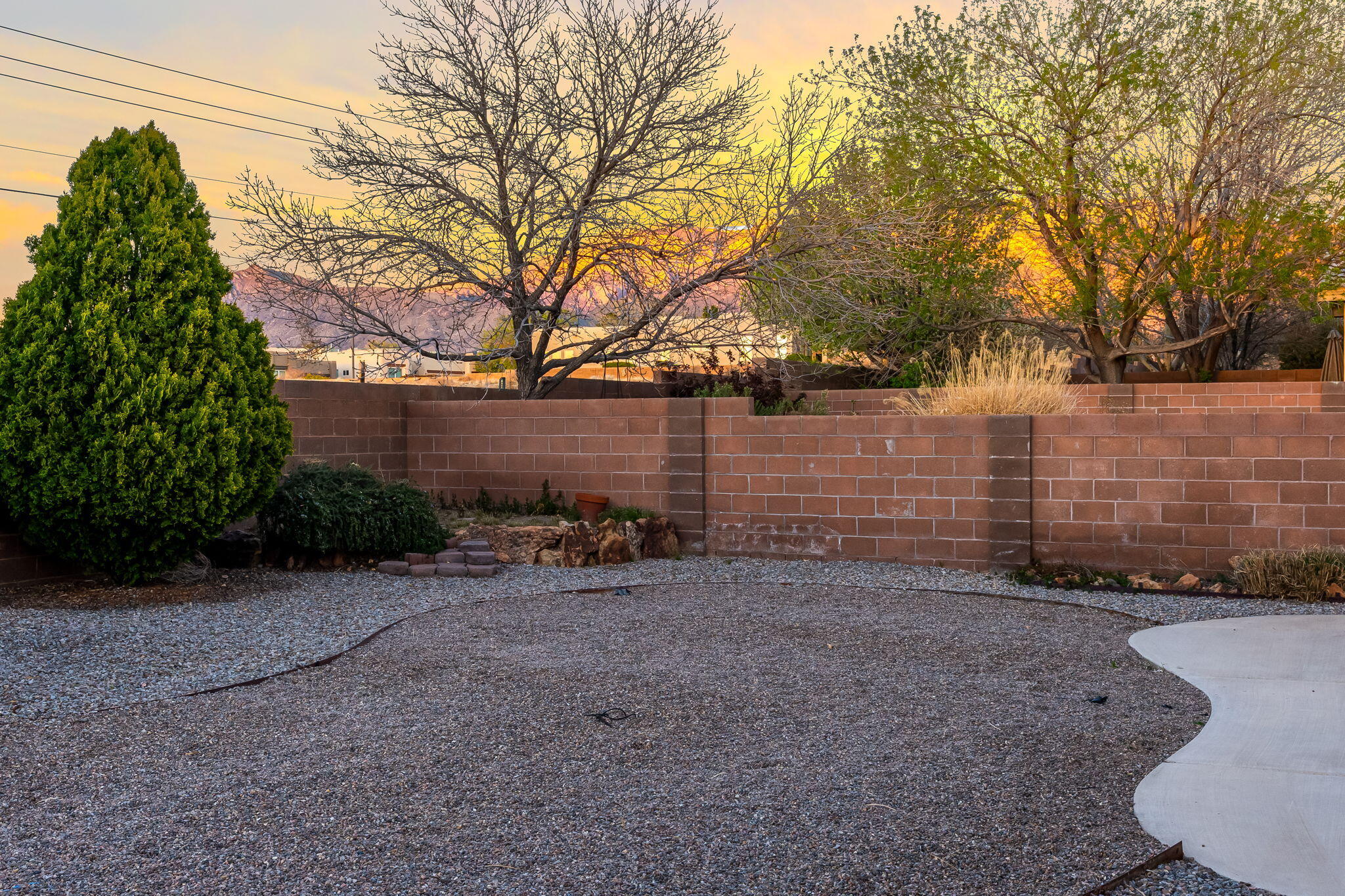 7243 Boxwood Avenue NE