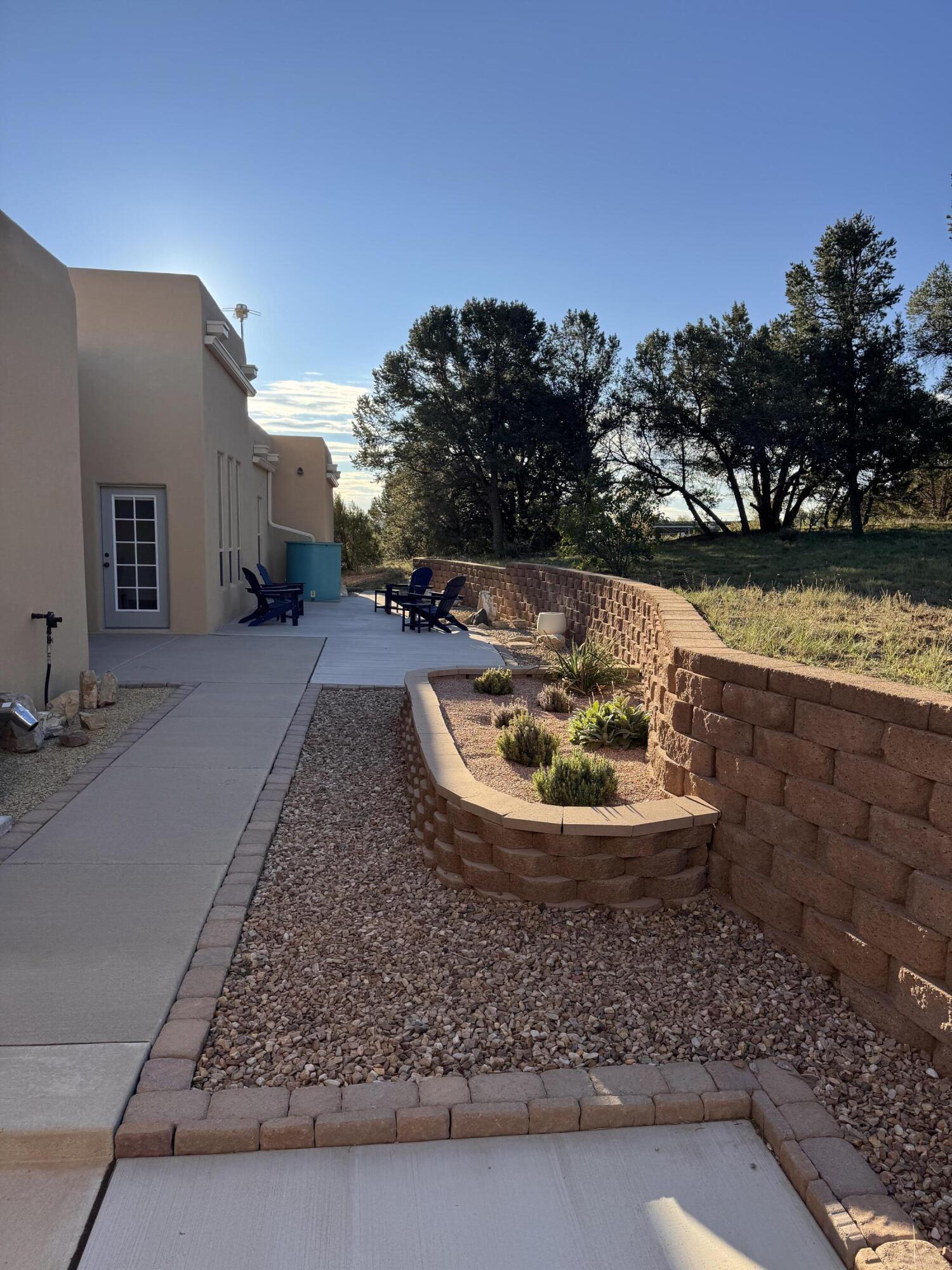 6 Naomi Drive