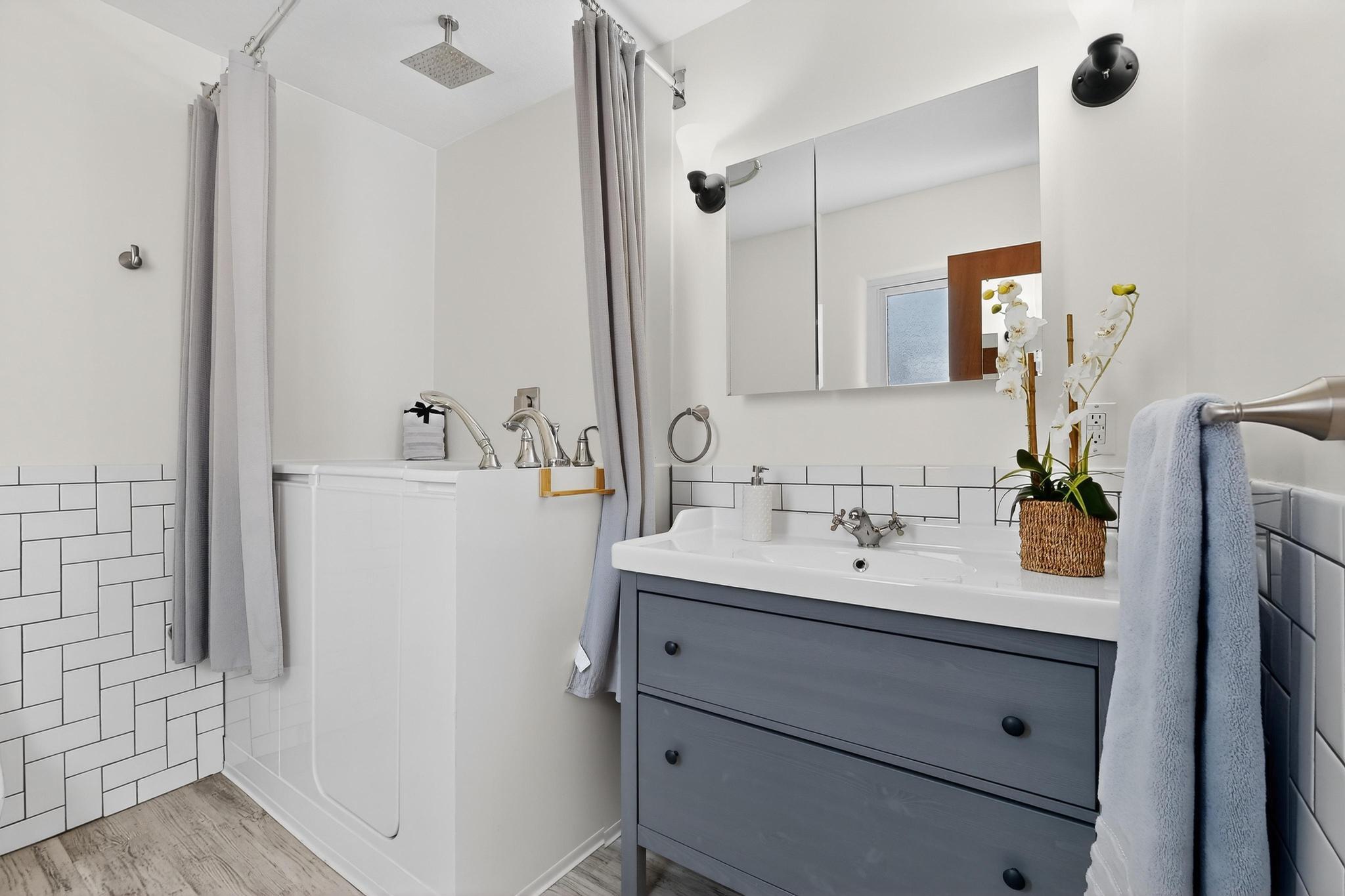 9806 McKnight Avenue NE