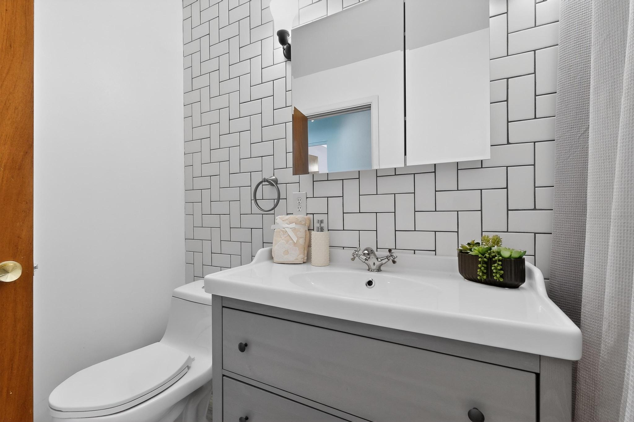 9806 McKnight Avenue NE