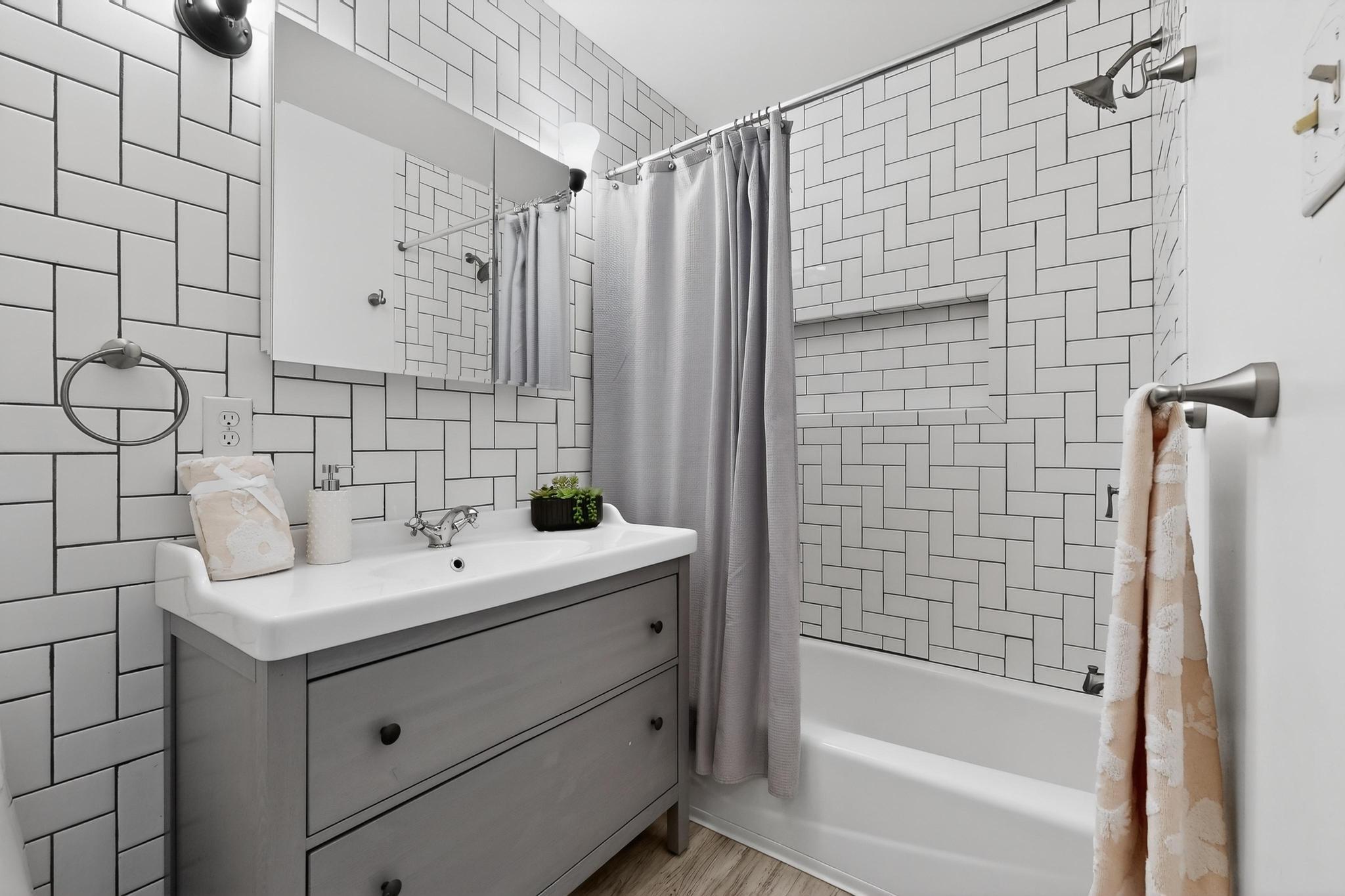 9806 McKnight Avenue NE